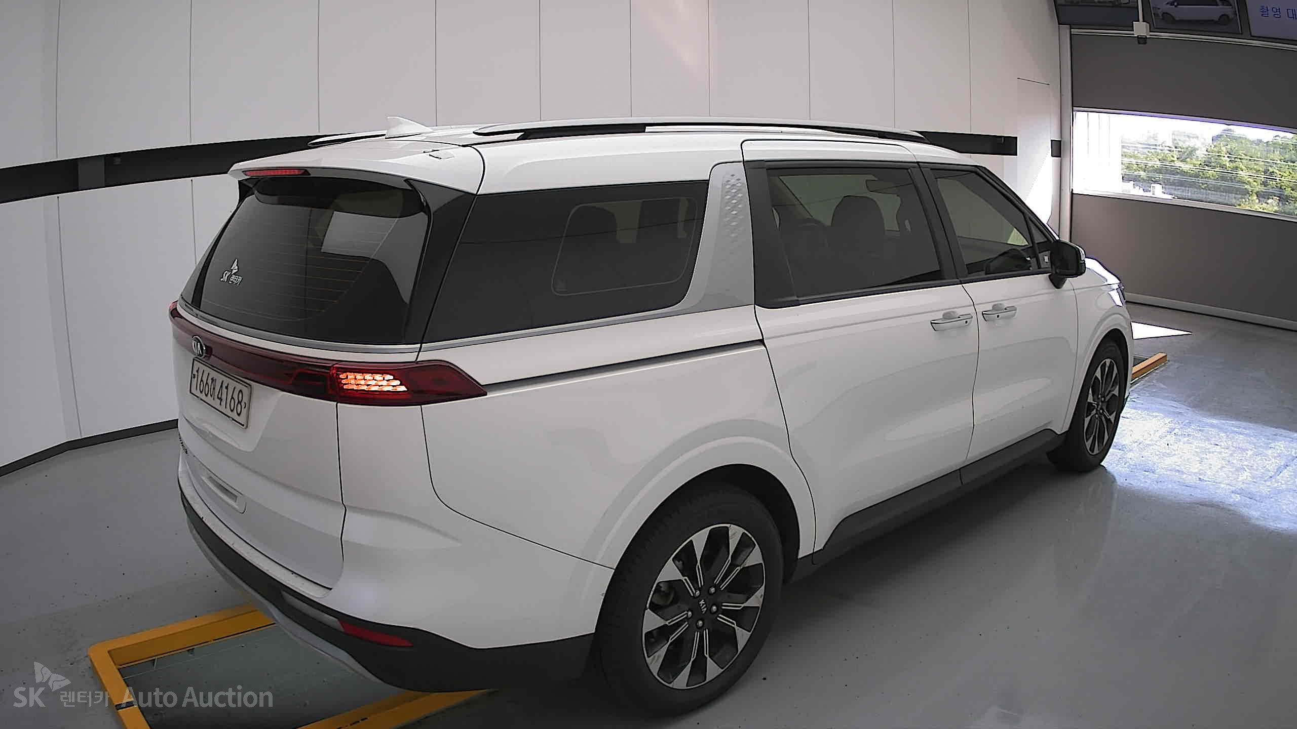 2021 - kia carnival