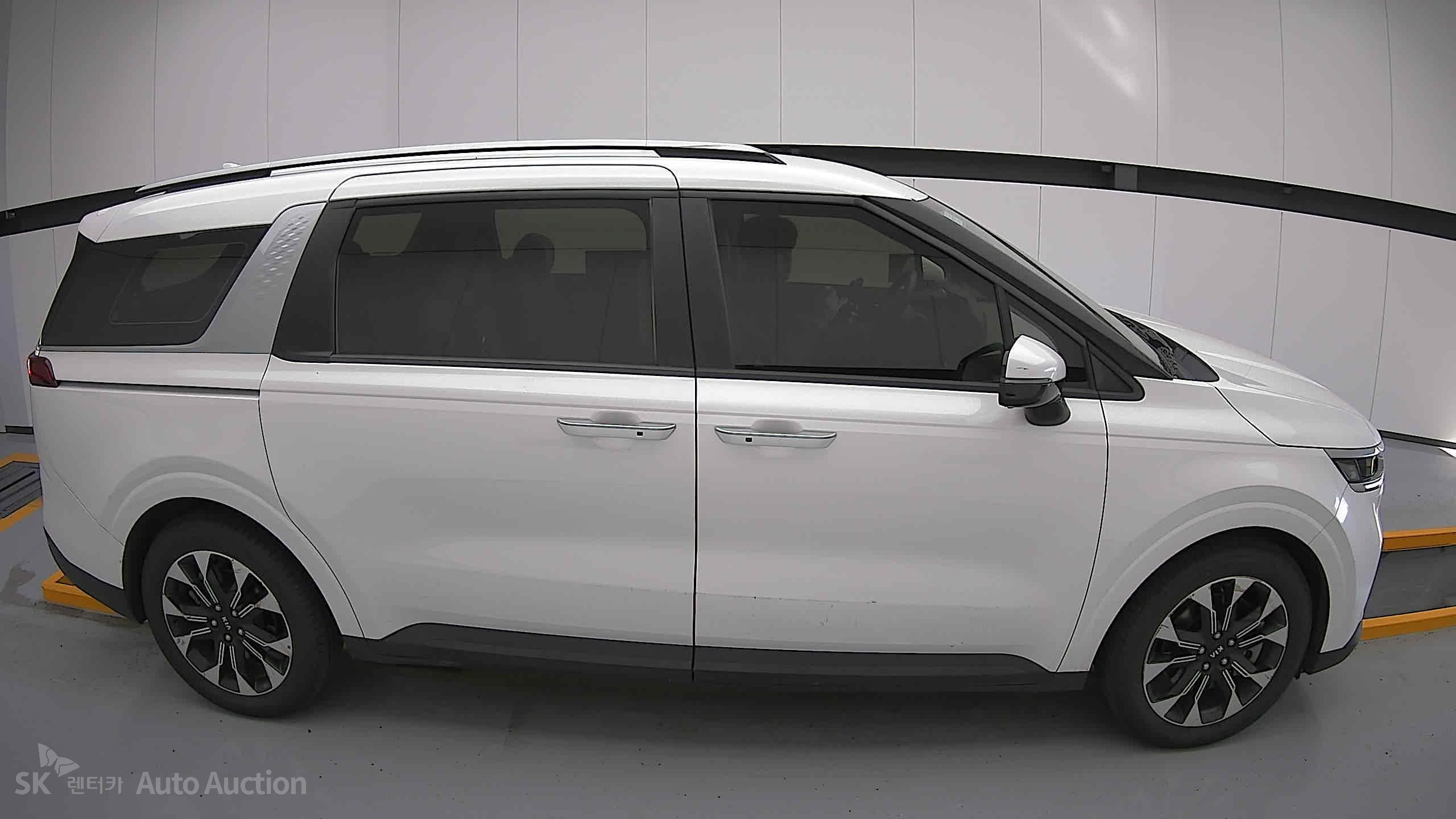2021 - kia carnival