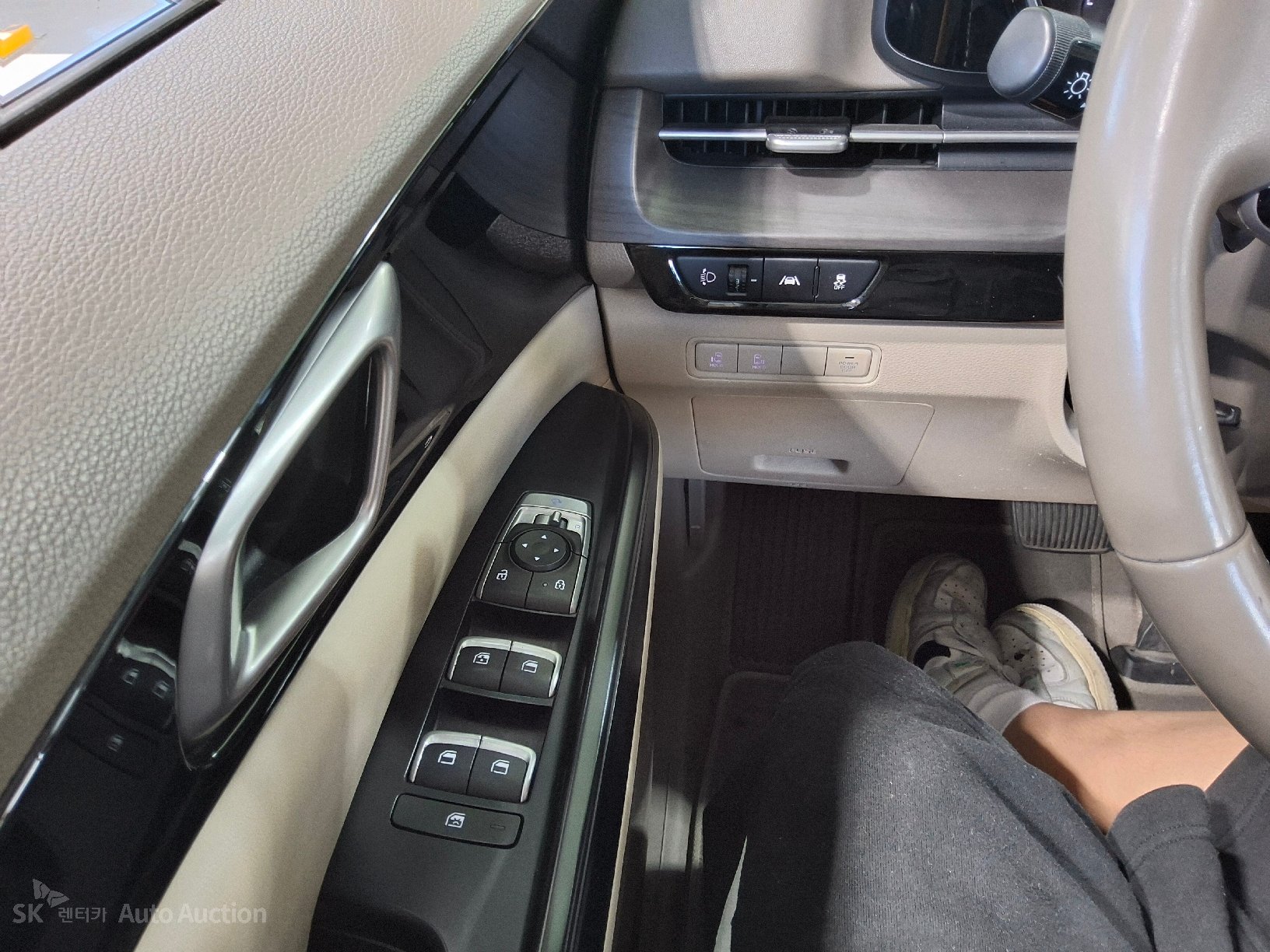 2021 - kia carnival