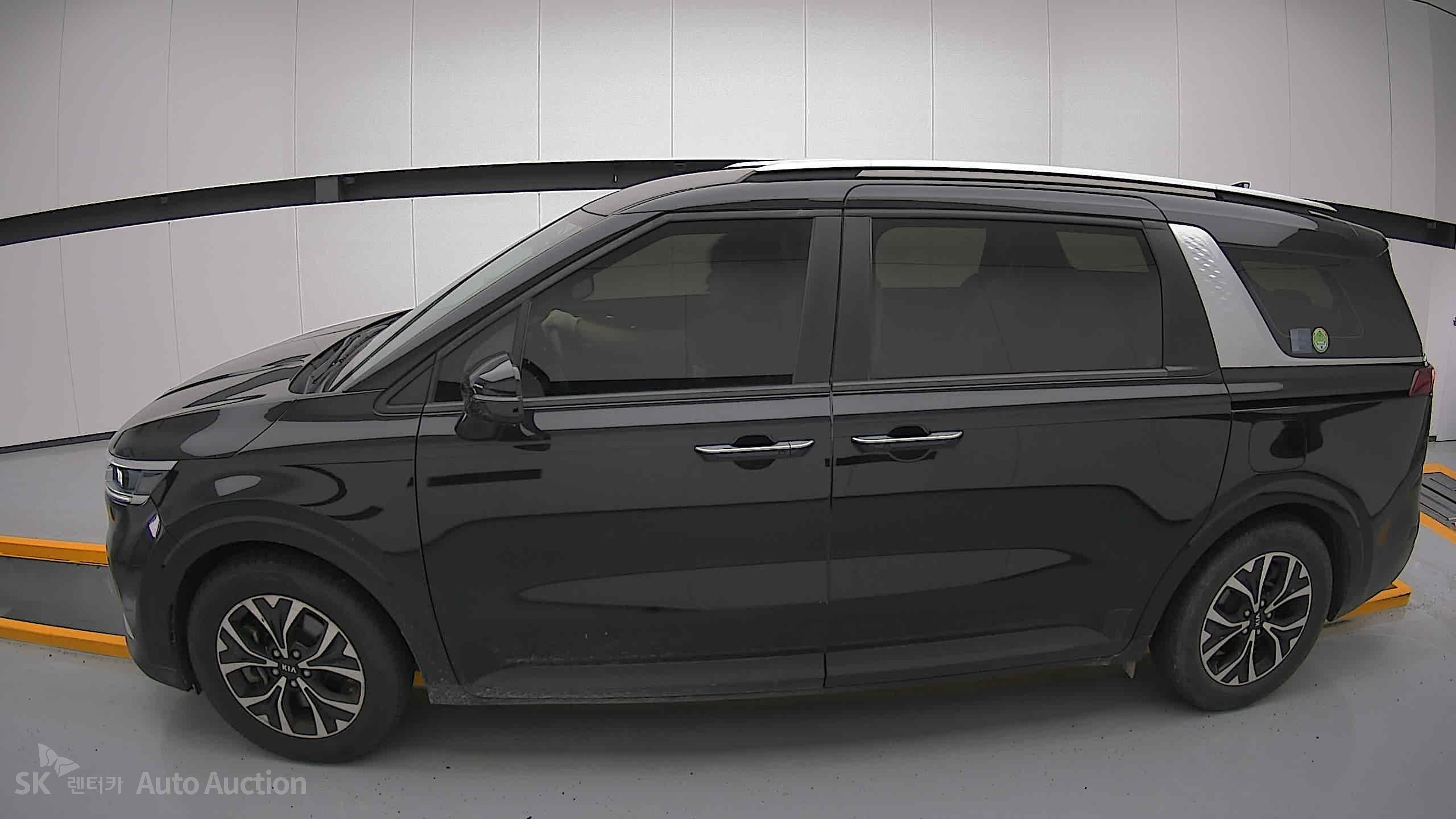 2021 - kia carnival