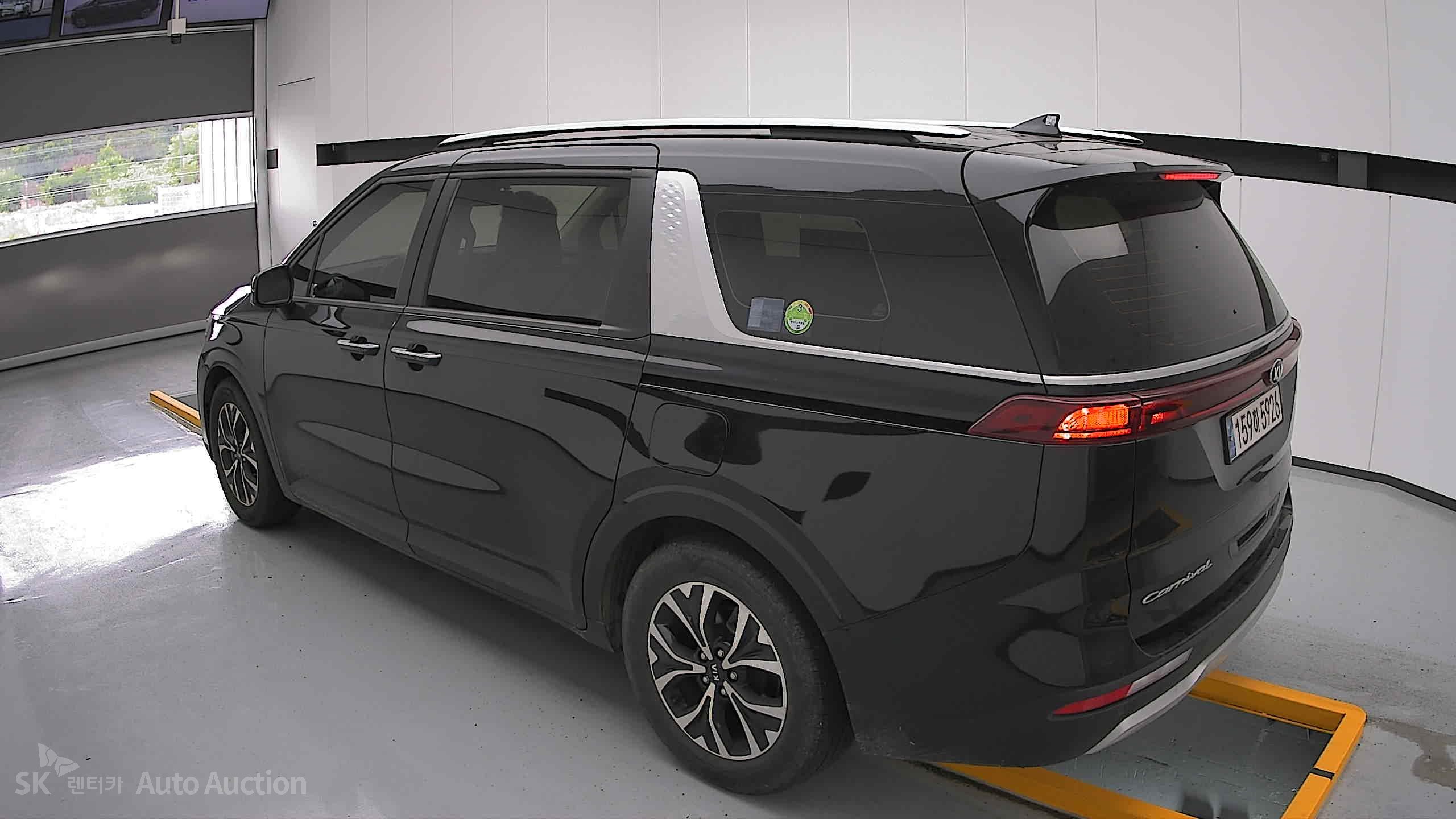 2021 - kia carnival