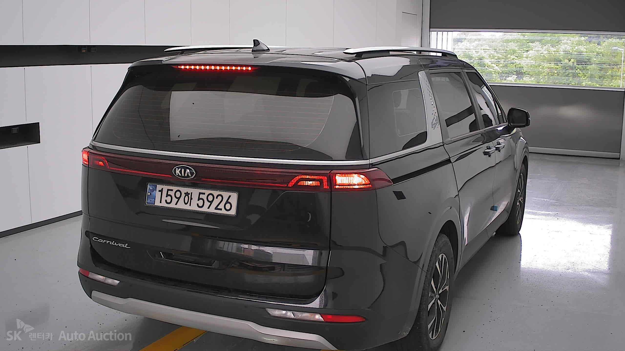 2021 - kia carnival