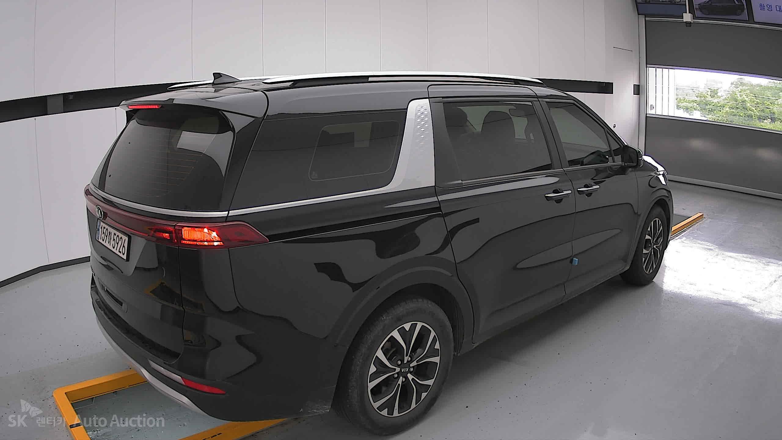 2021 - kia carnival