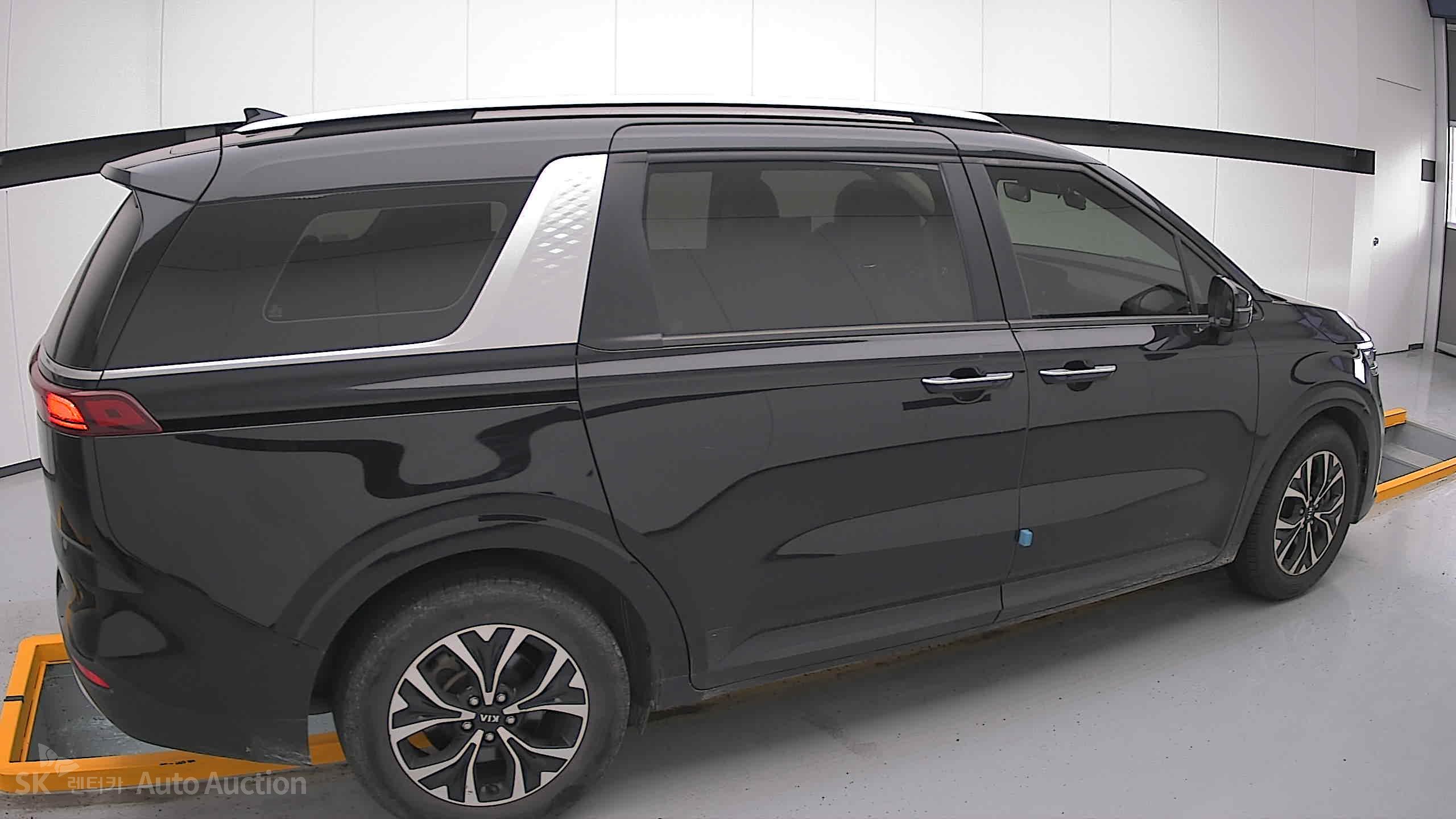 2021 - kia carnival