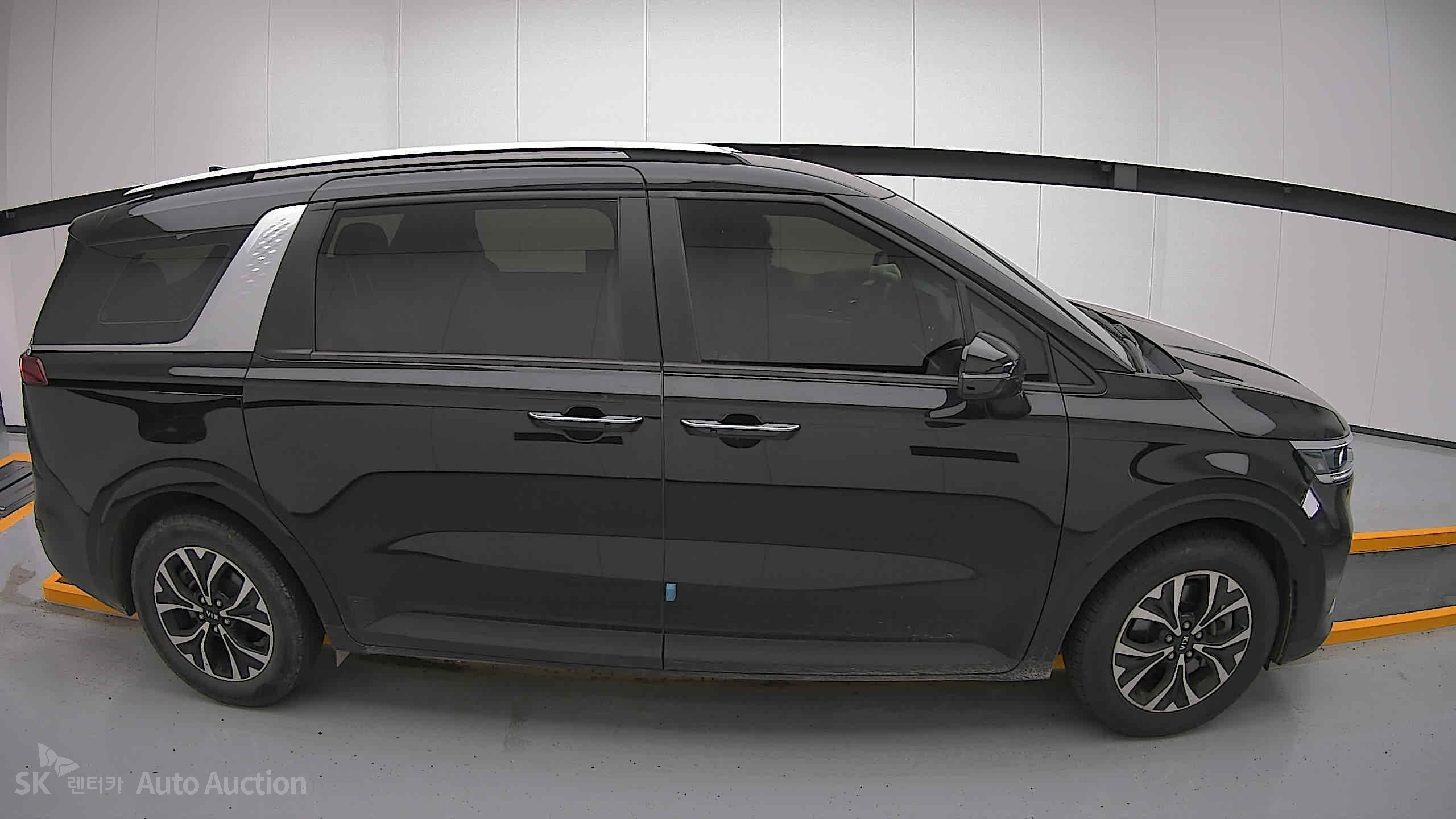 2021 - kia carnival