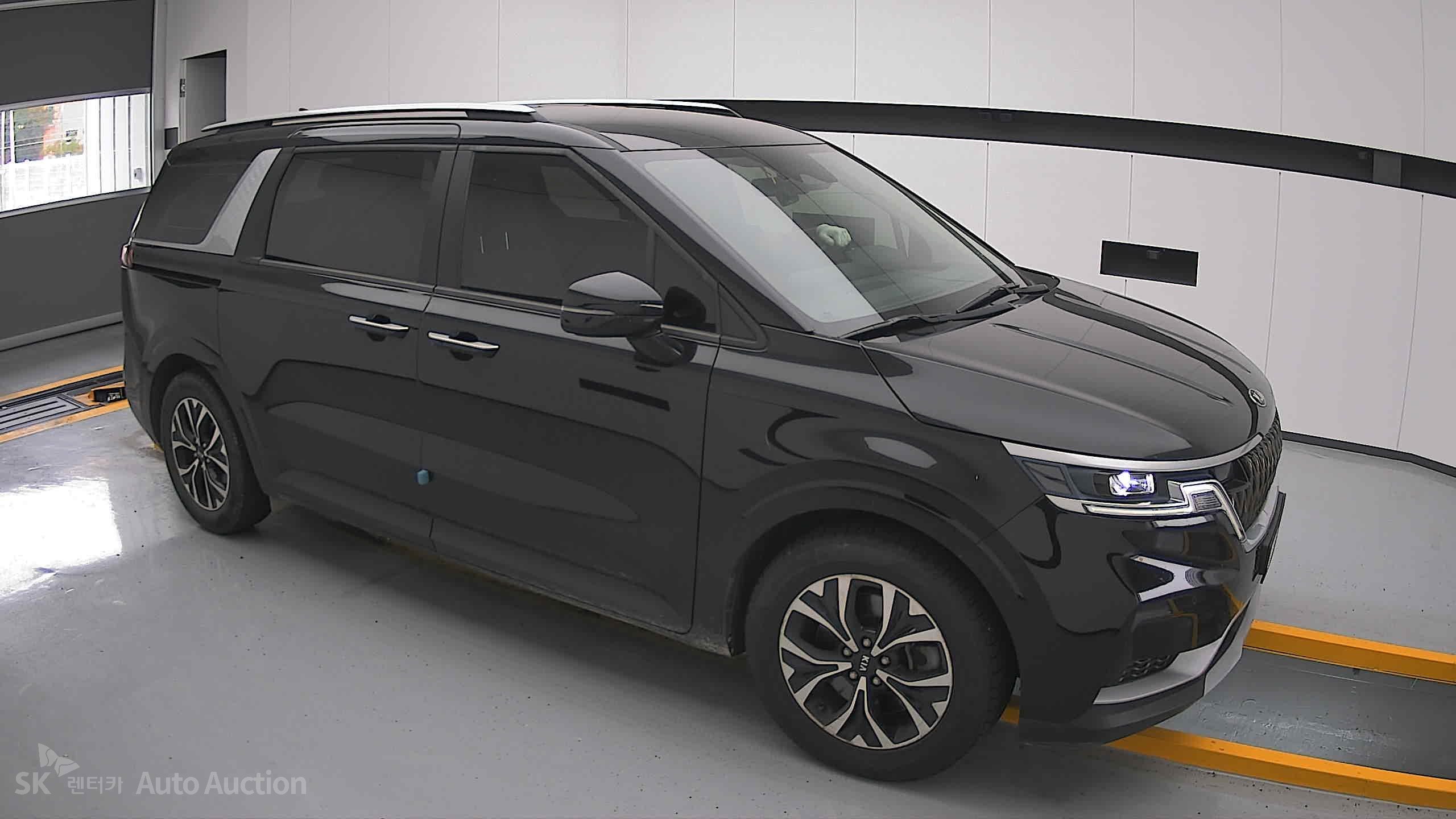 2021 - kia carnival