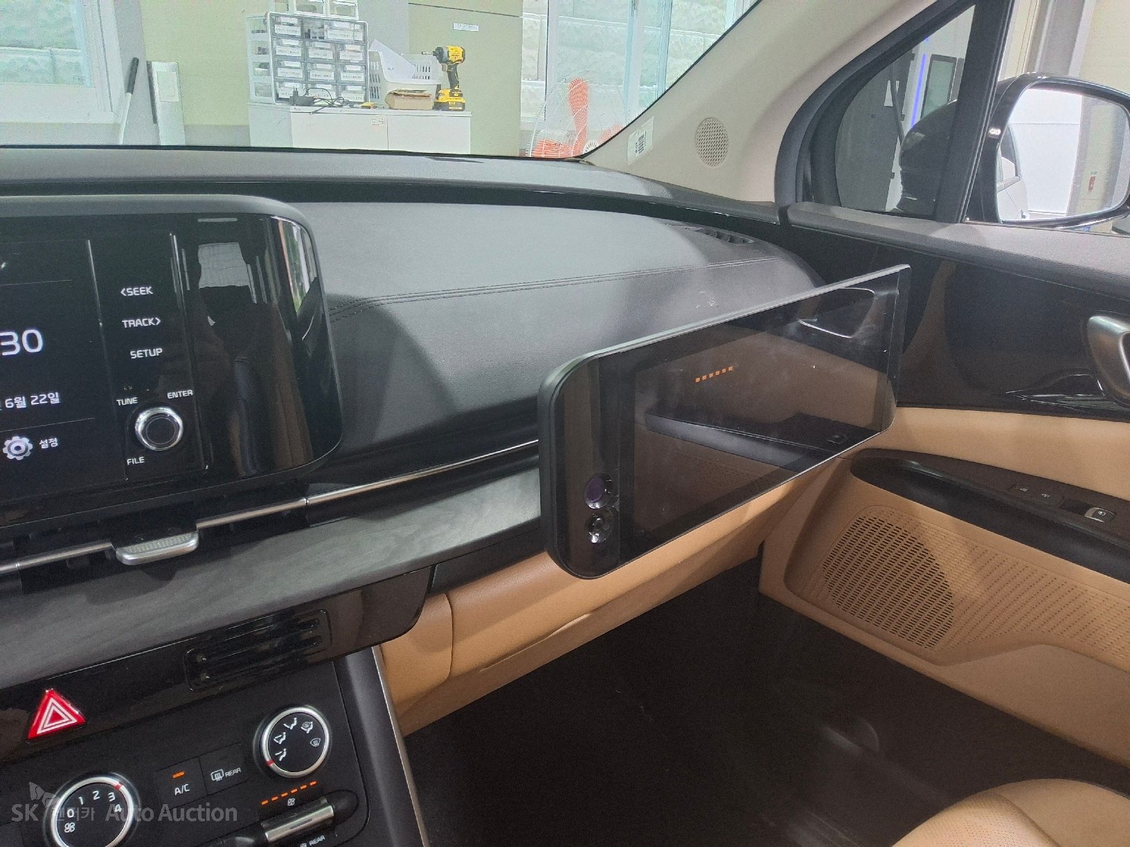 2021 - kia carnival