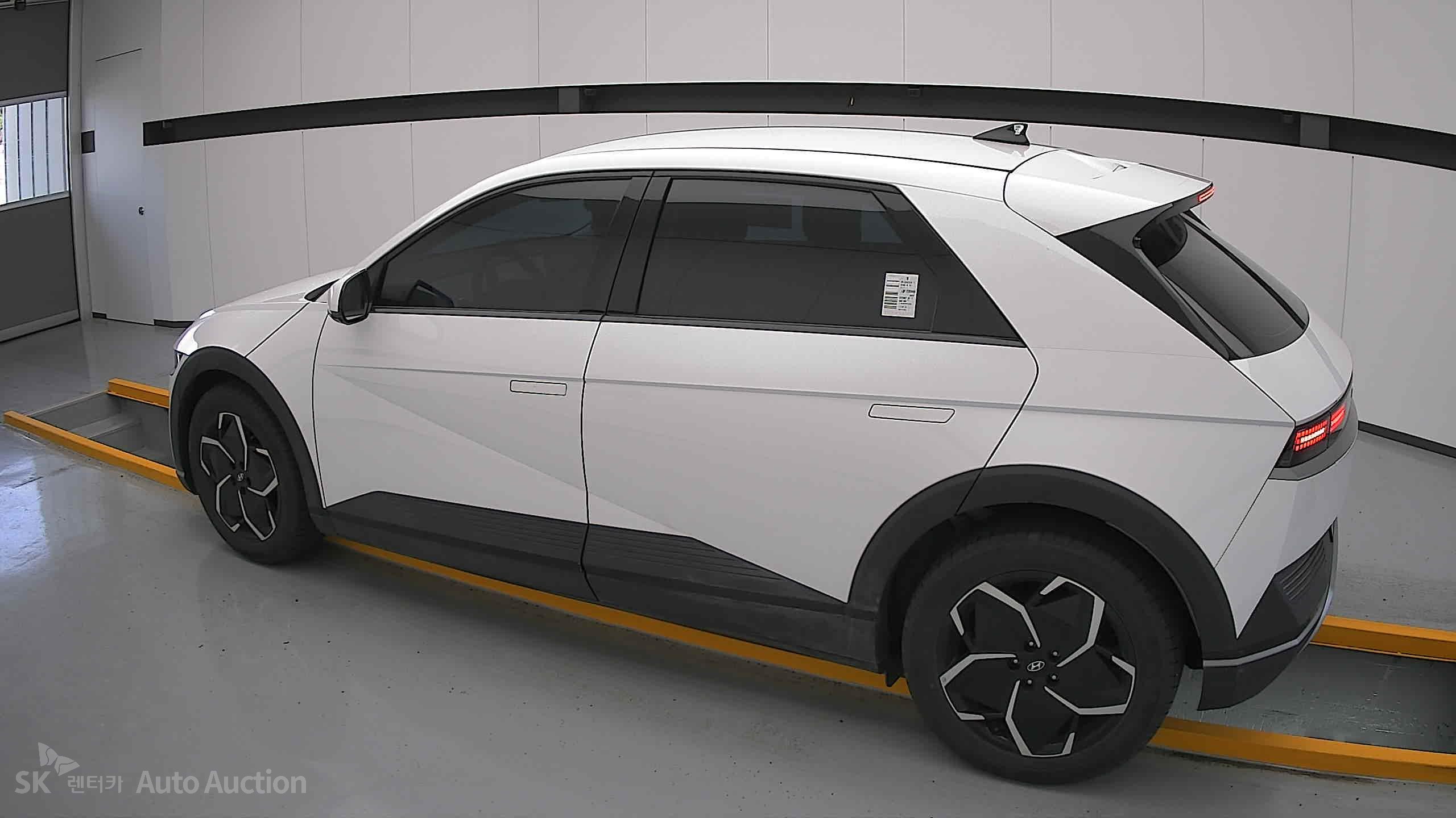 2023 - hyundai ioniq