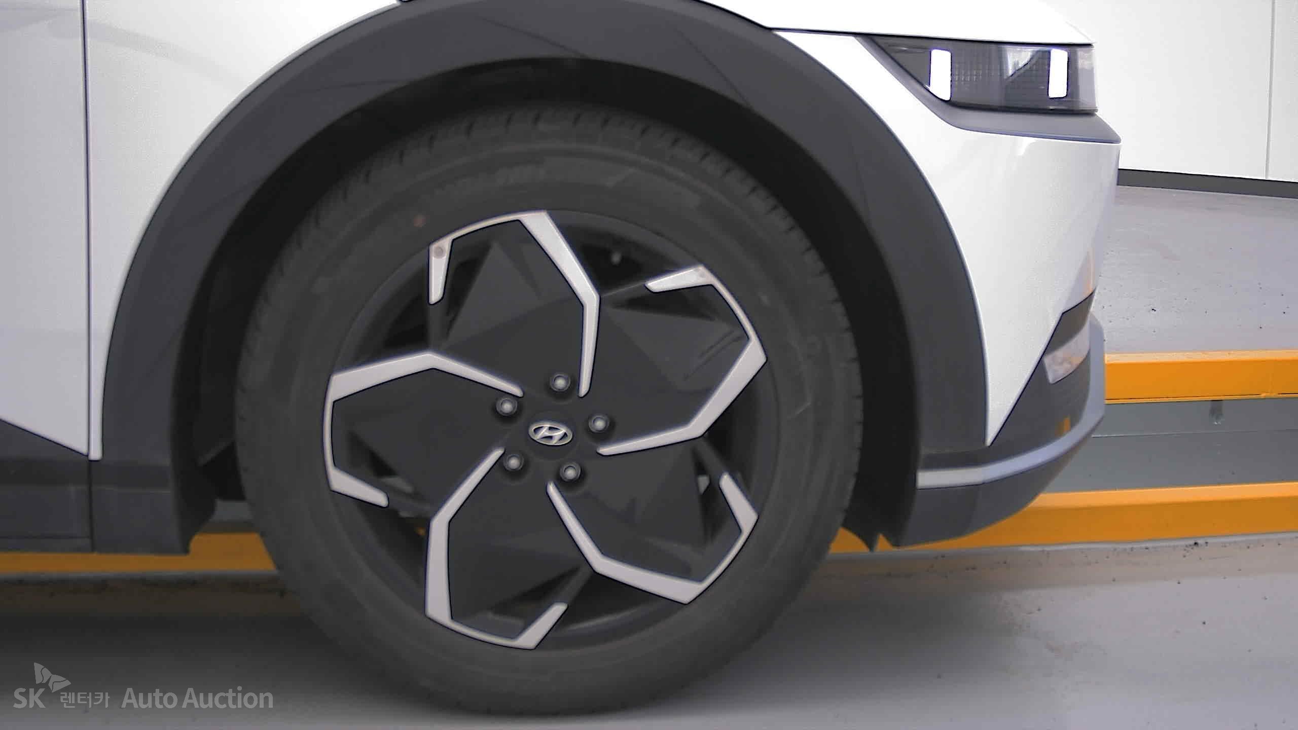 2023 - hyundai ioniq