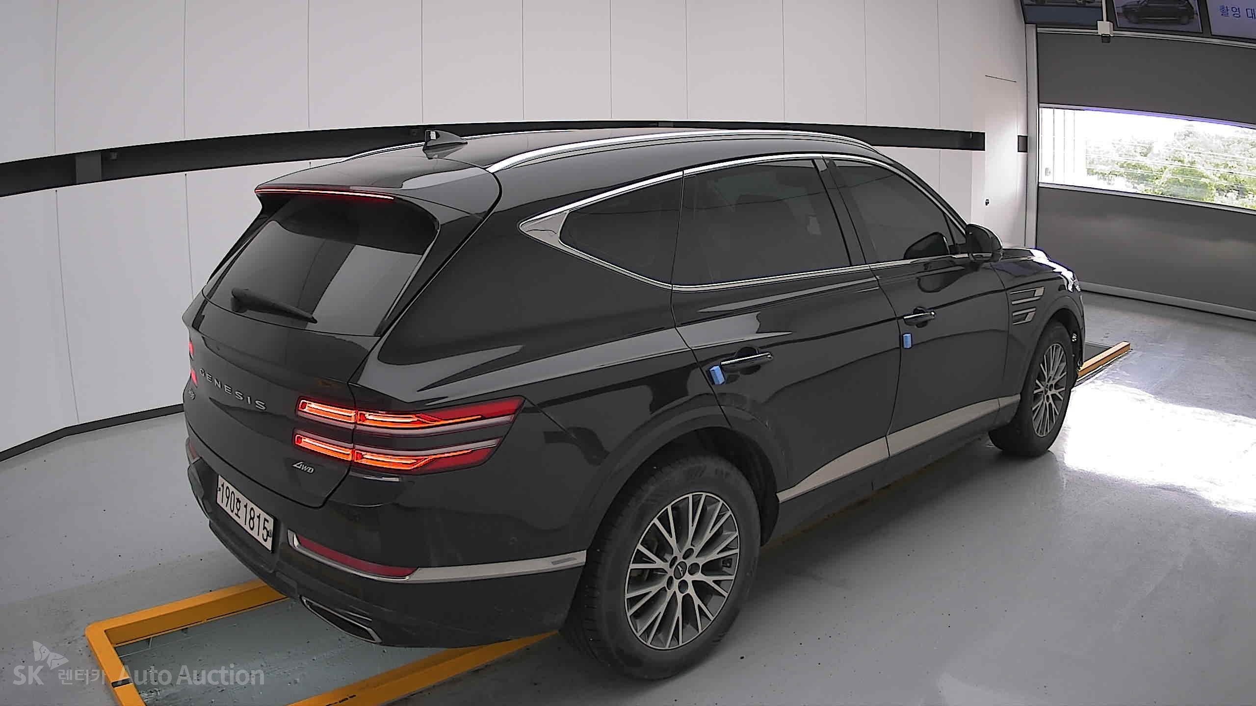 2022 - genesis gv80