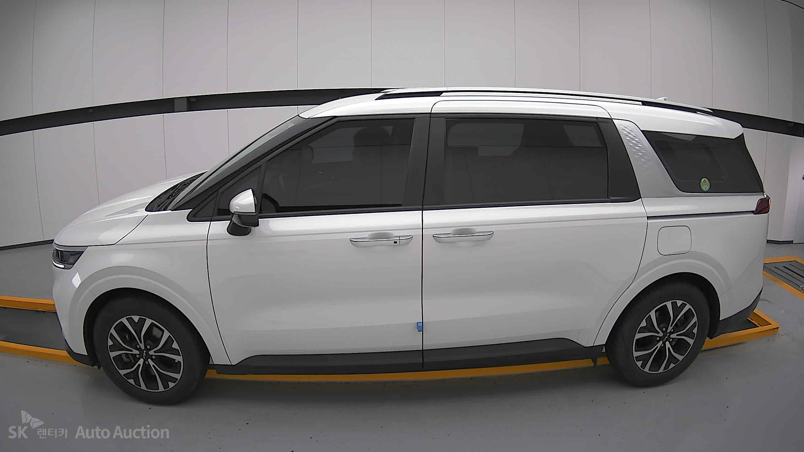 2023 - kia carnival