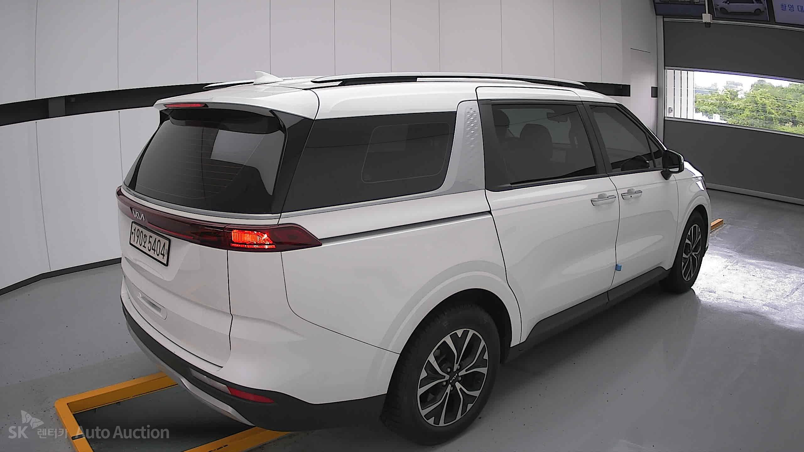 2023 - kia carnival