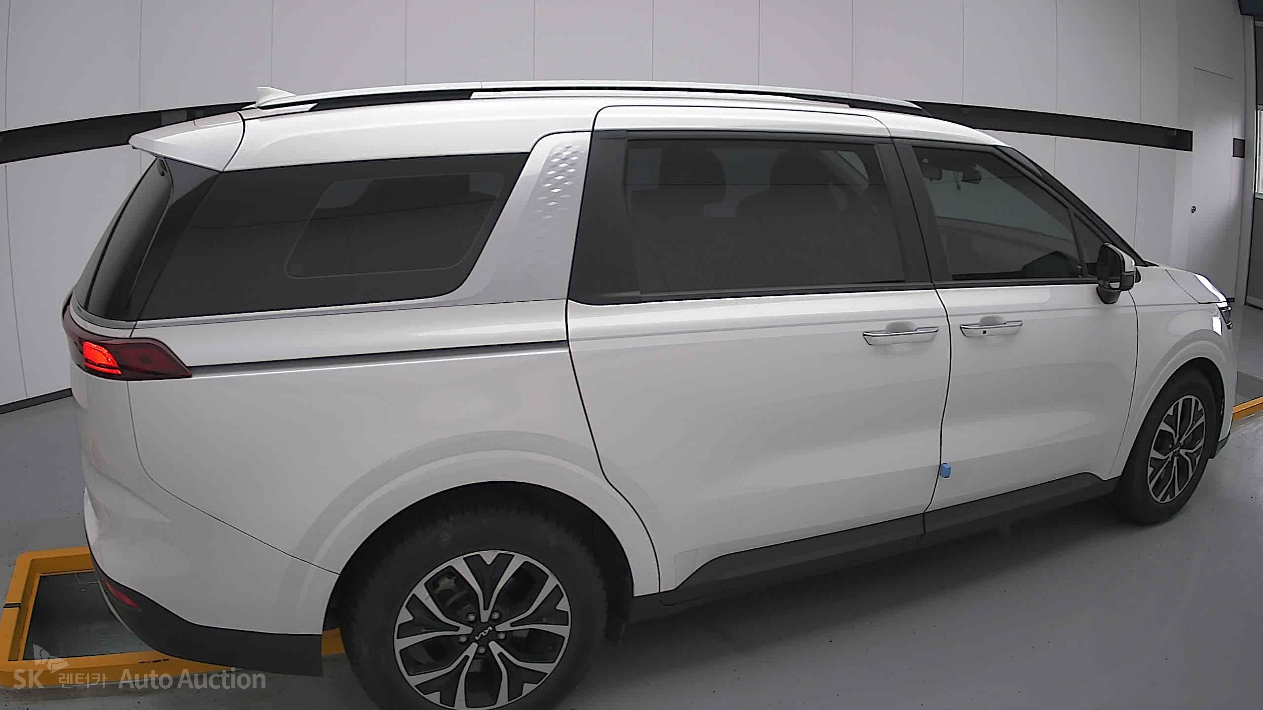 2023 - kia carnival