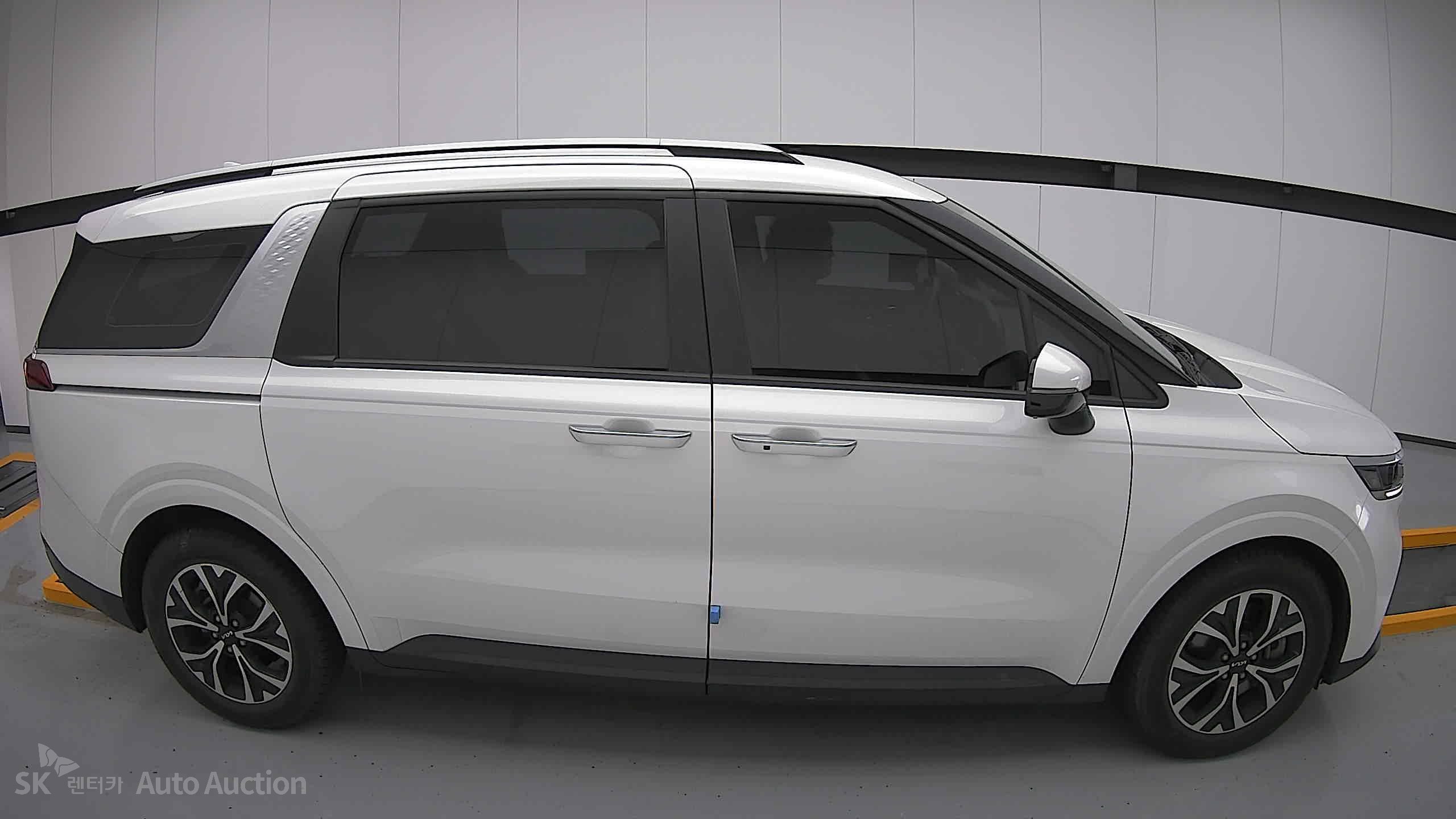 2023 - kia carnival