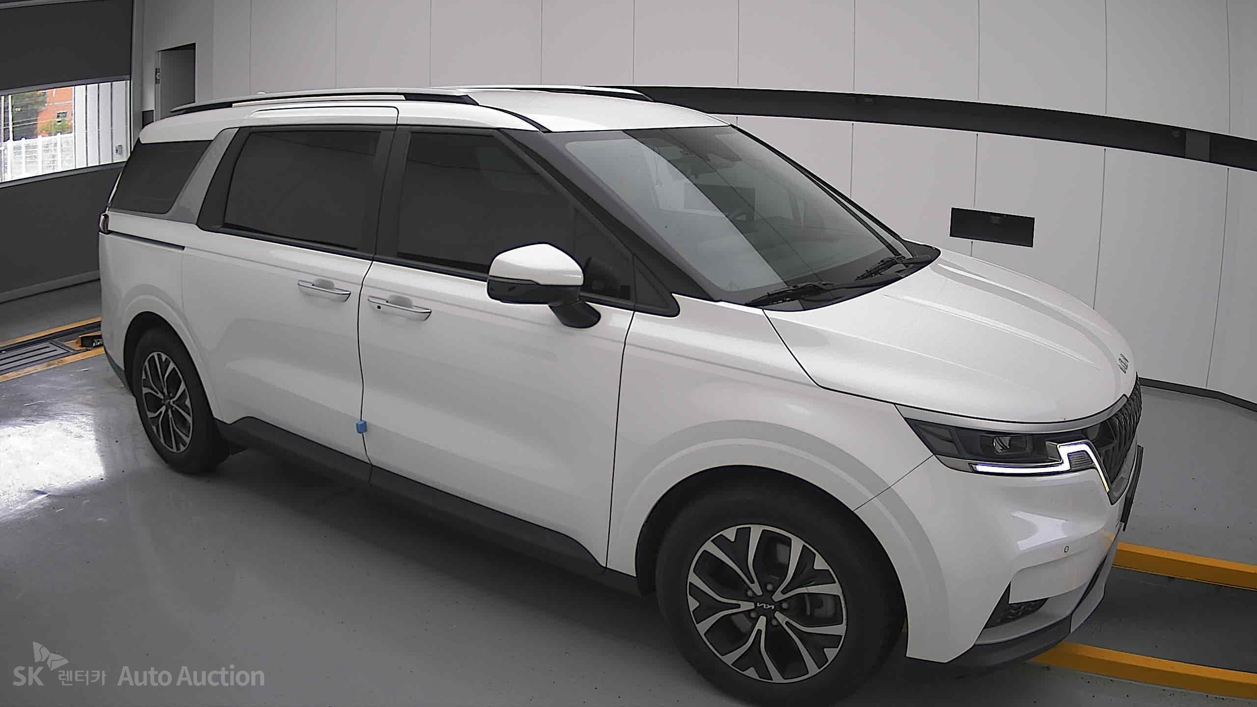 2023 - kia carnival