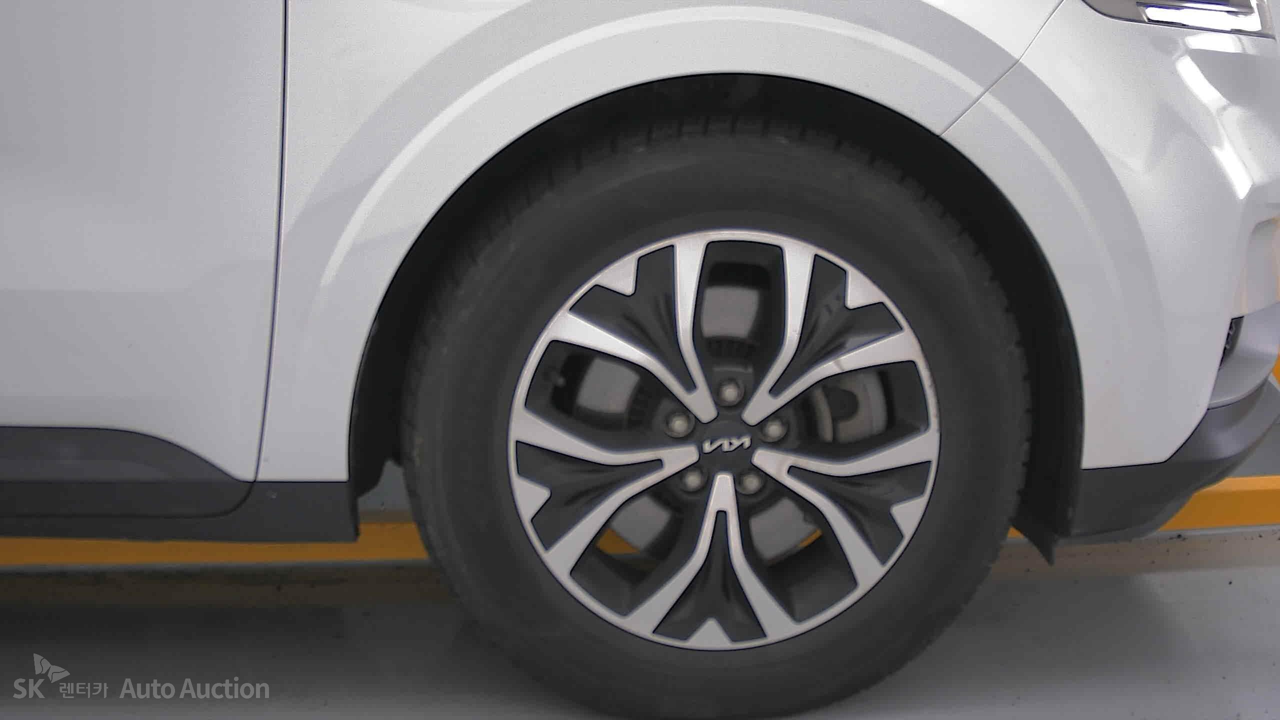 2023 - kia carnival
