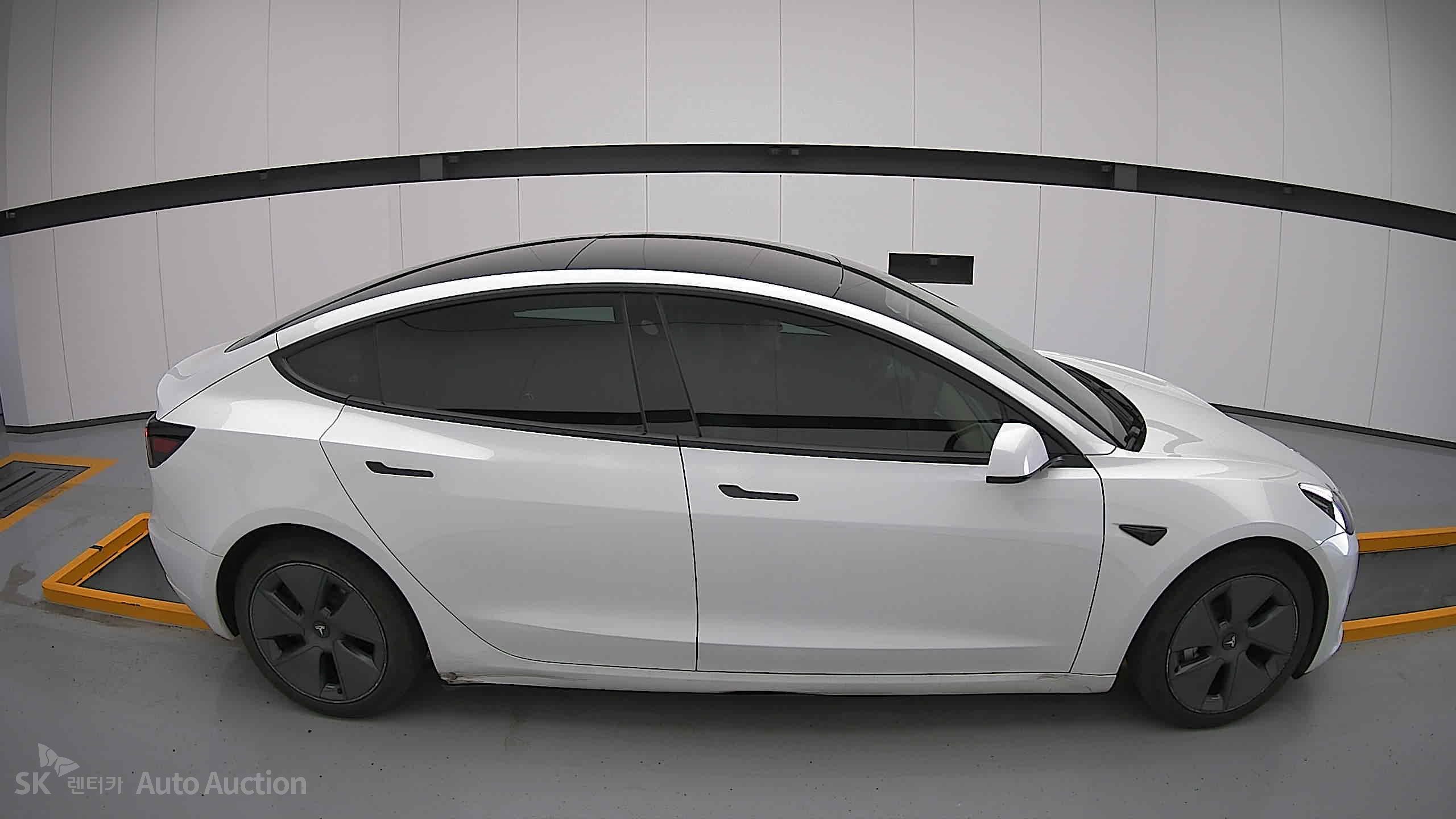 2021 - tesla model 3