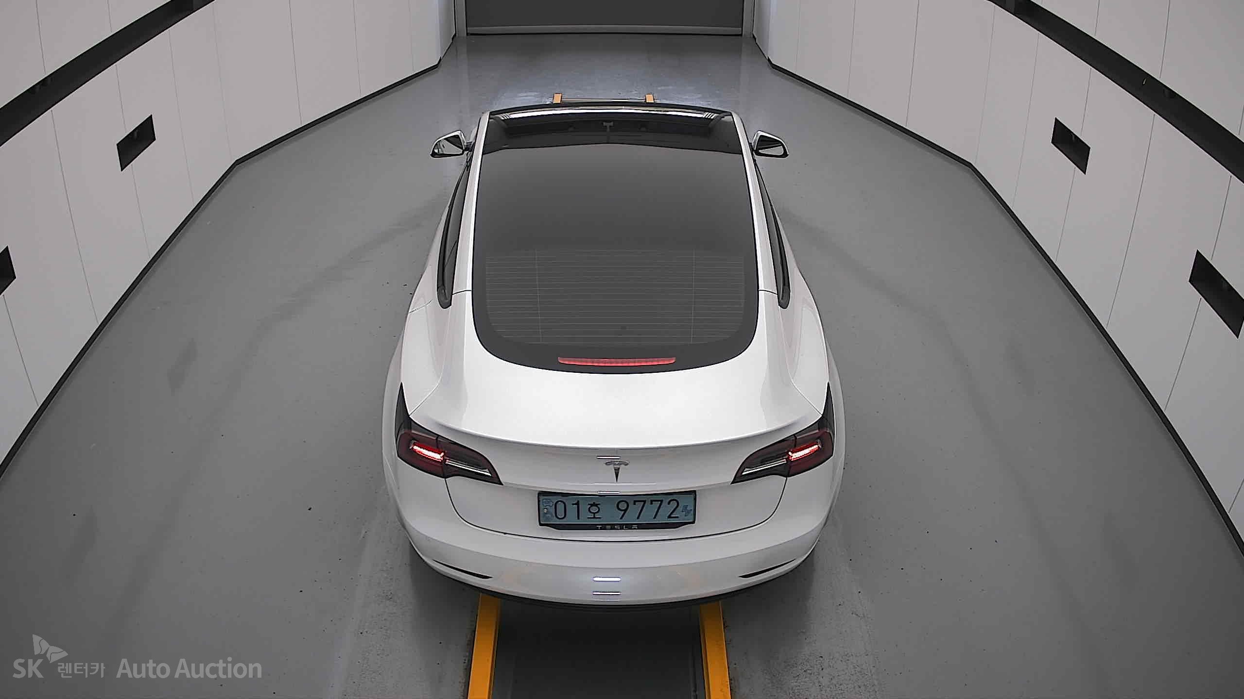 2021 - tesla model 3