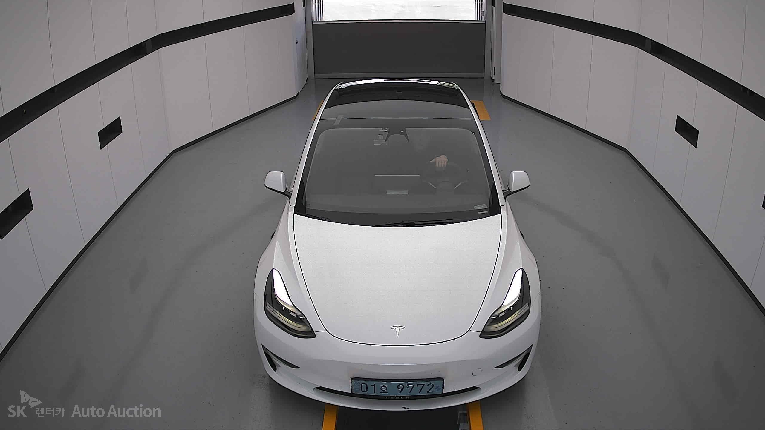 2021 - tesla model 3