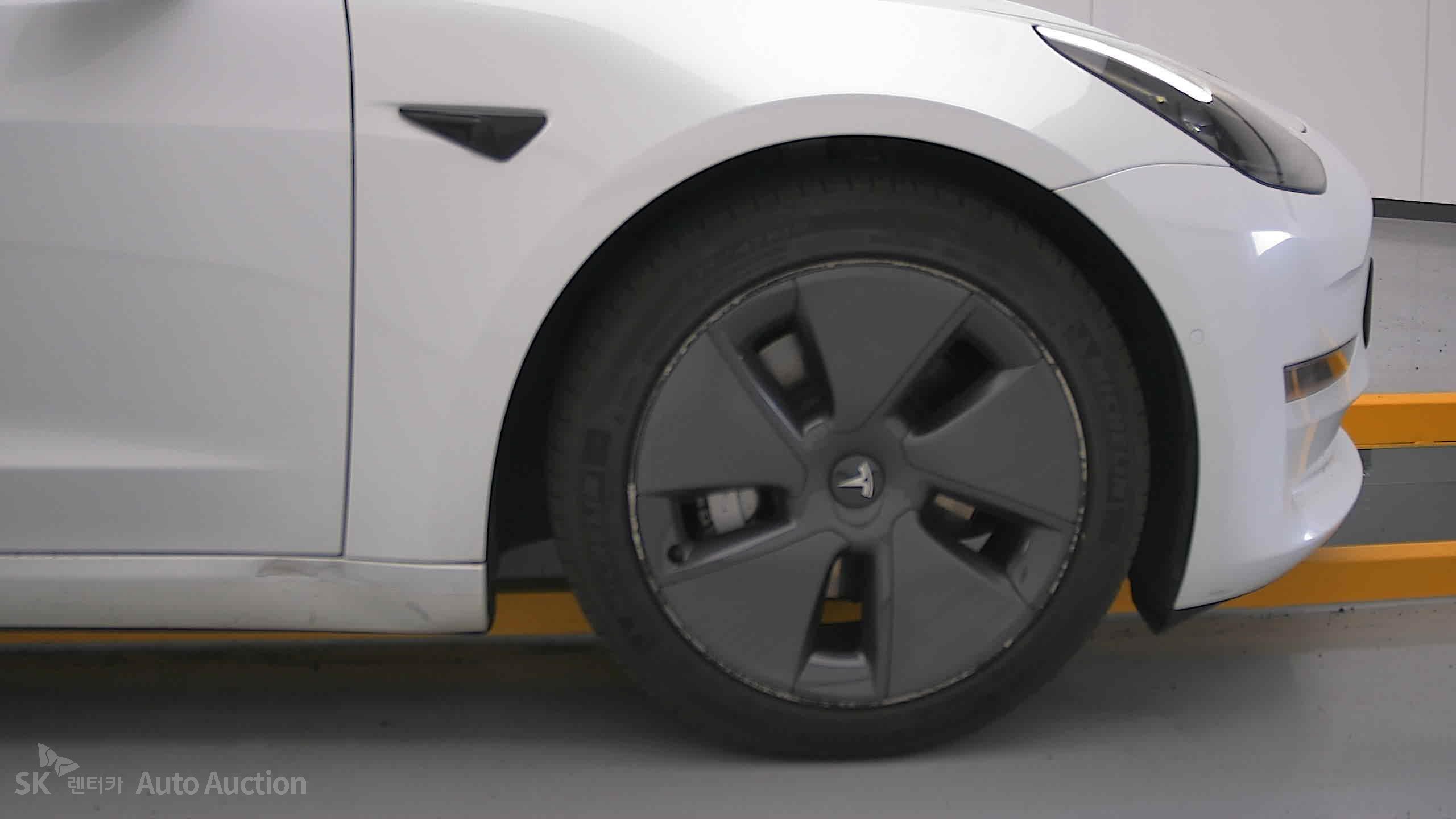 2021 - tesla model 3