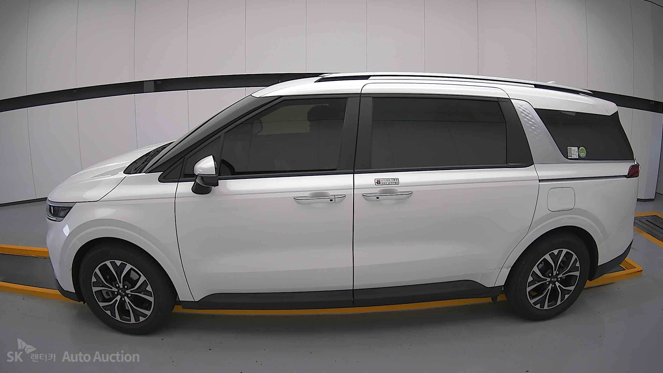 2021 - kia carnival