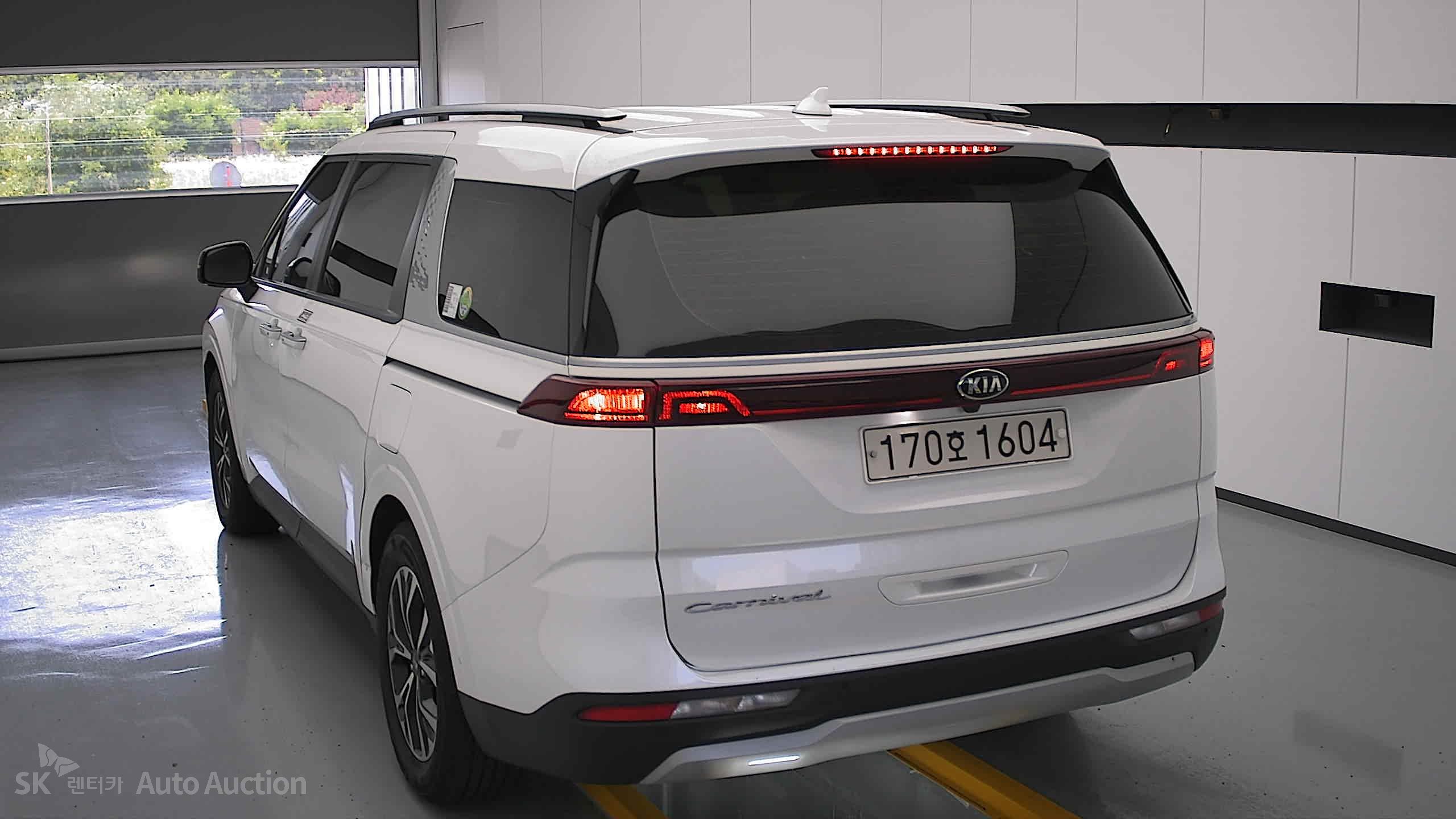 2021 - kia carnival