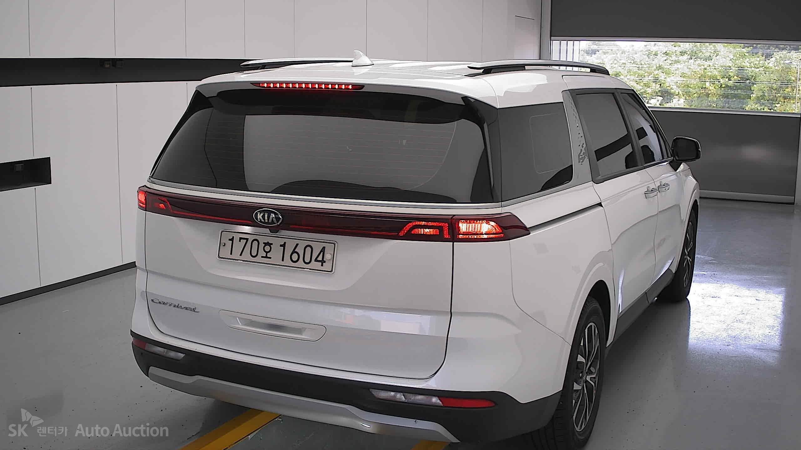 2021 - kia carnival