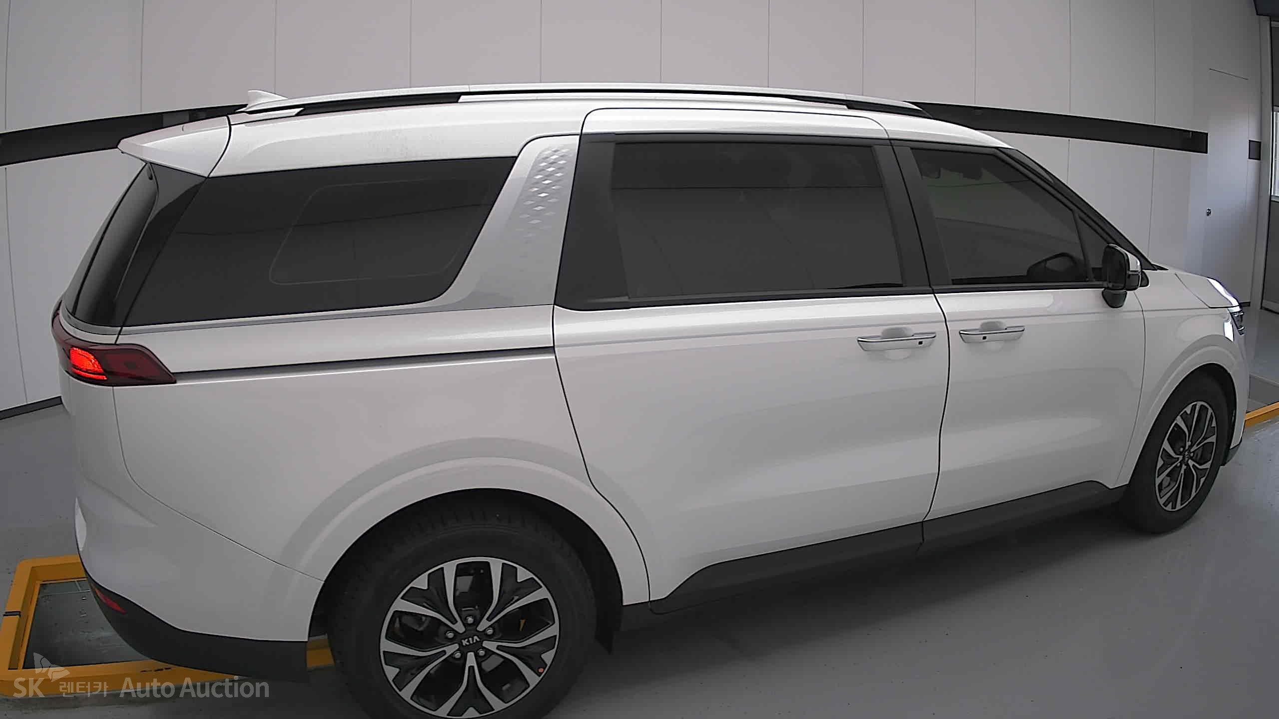 2021 - kia carnival