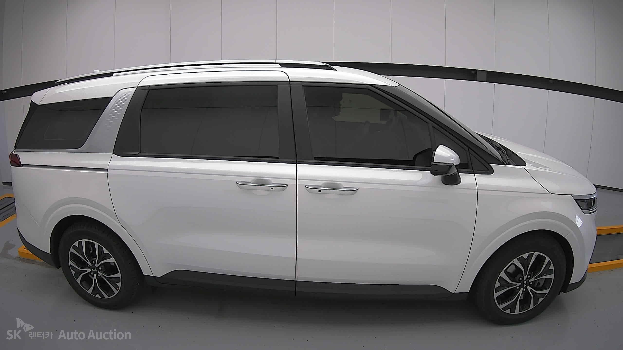 2021 - kia carnival