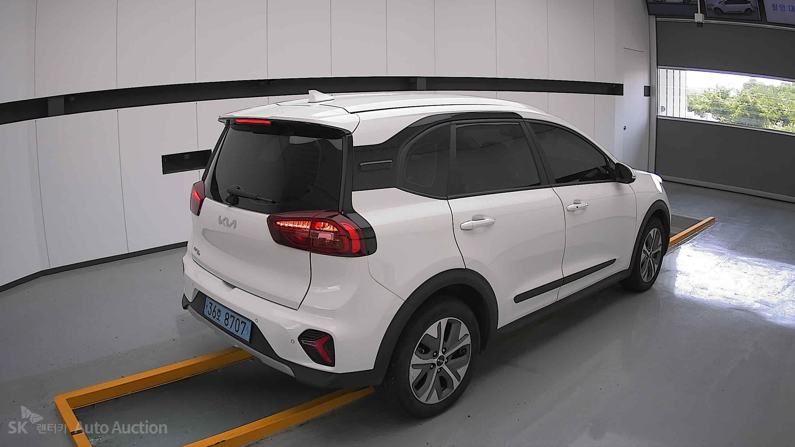 2023 - kia niro