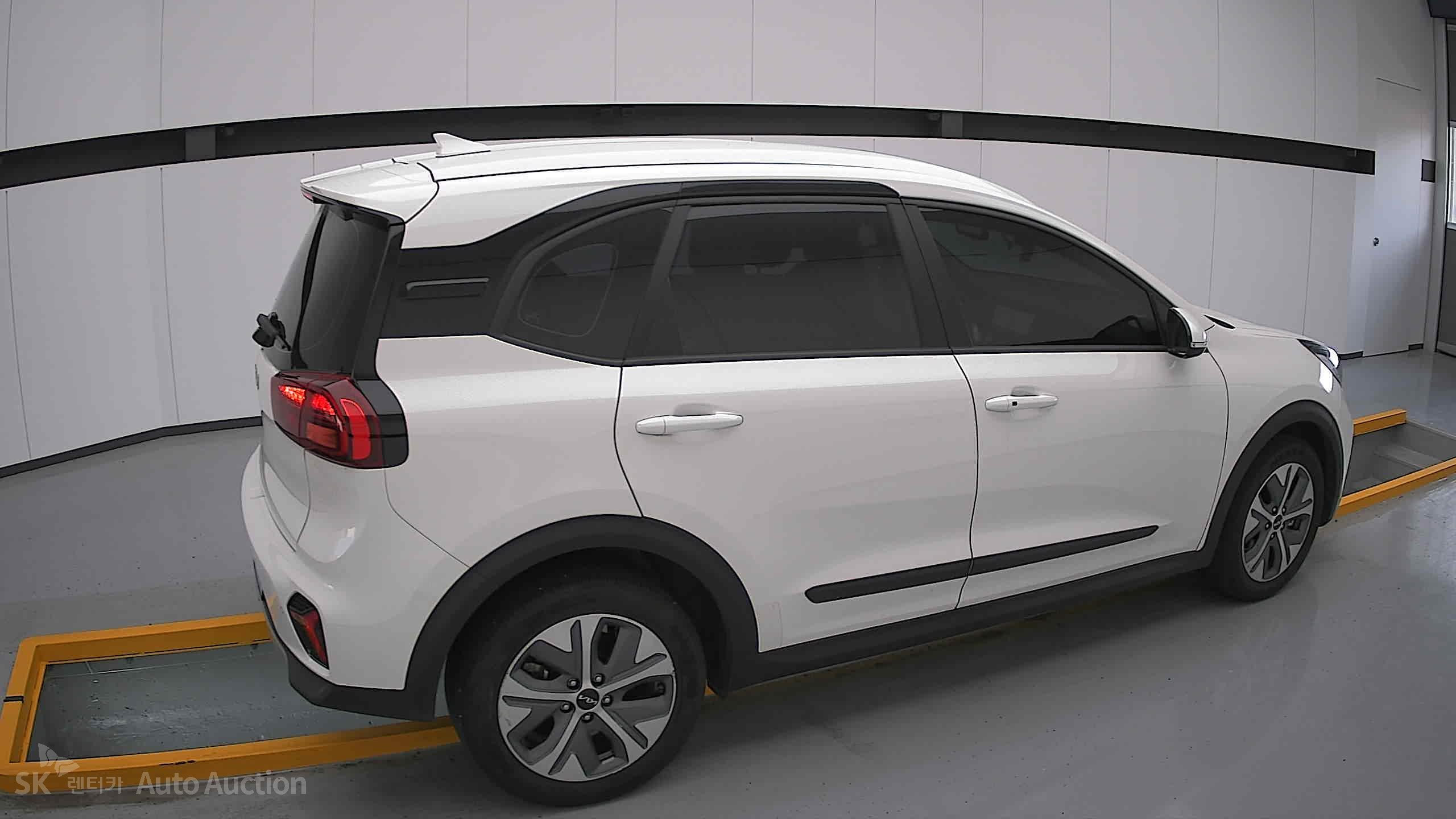 2023 - kia niro