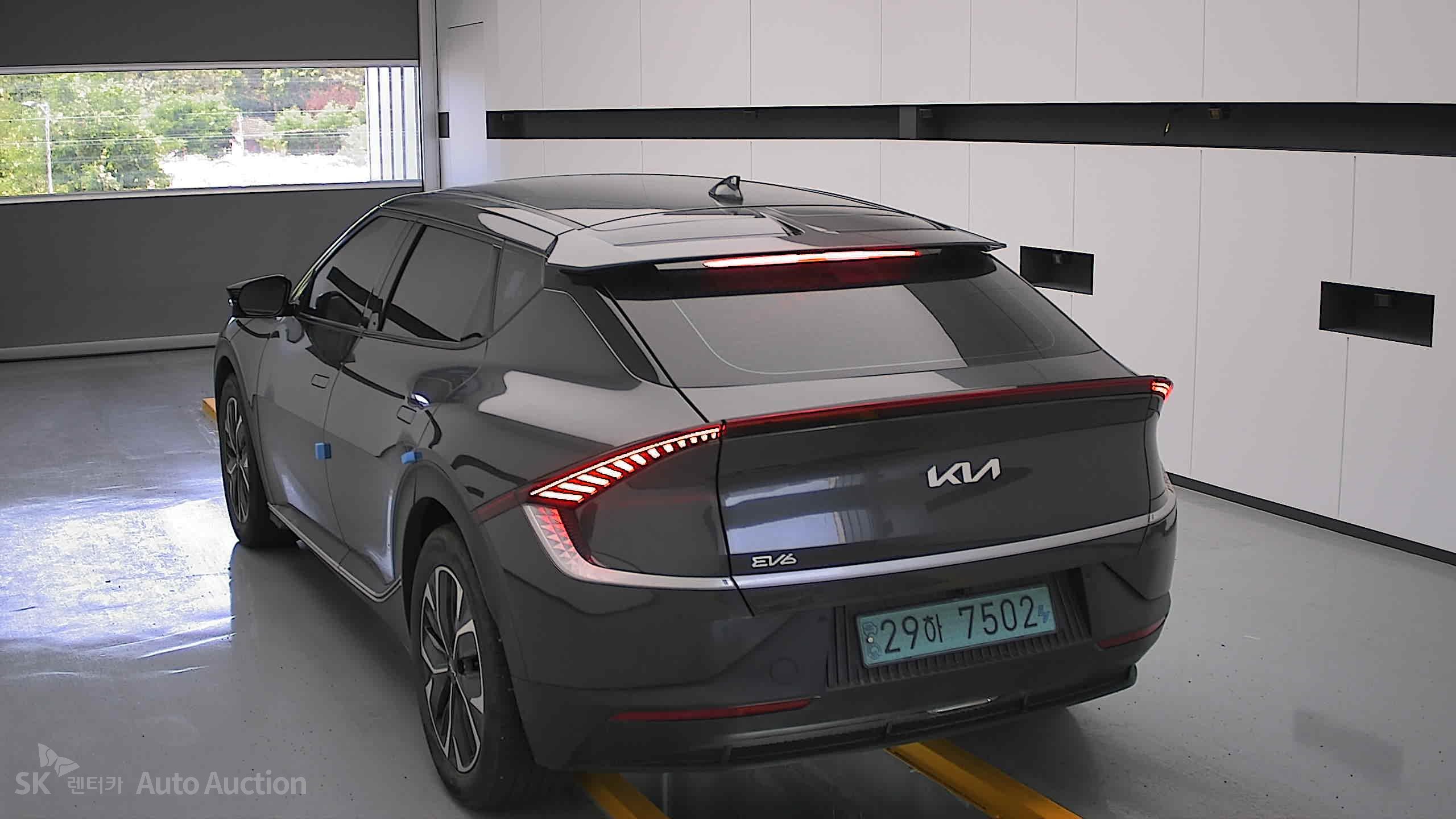 2022 - kia ev6