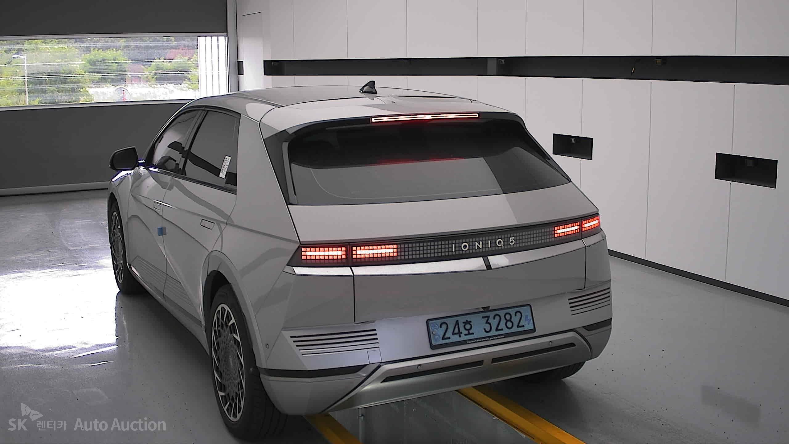 2022 - hyundai ioniq