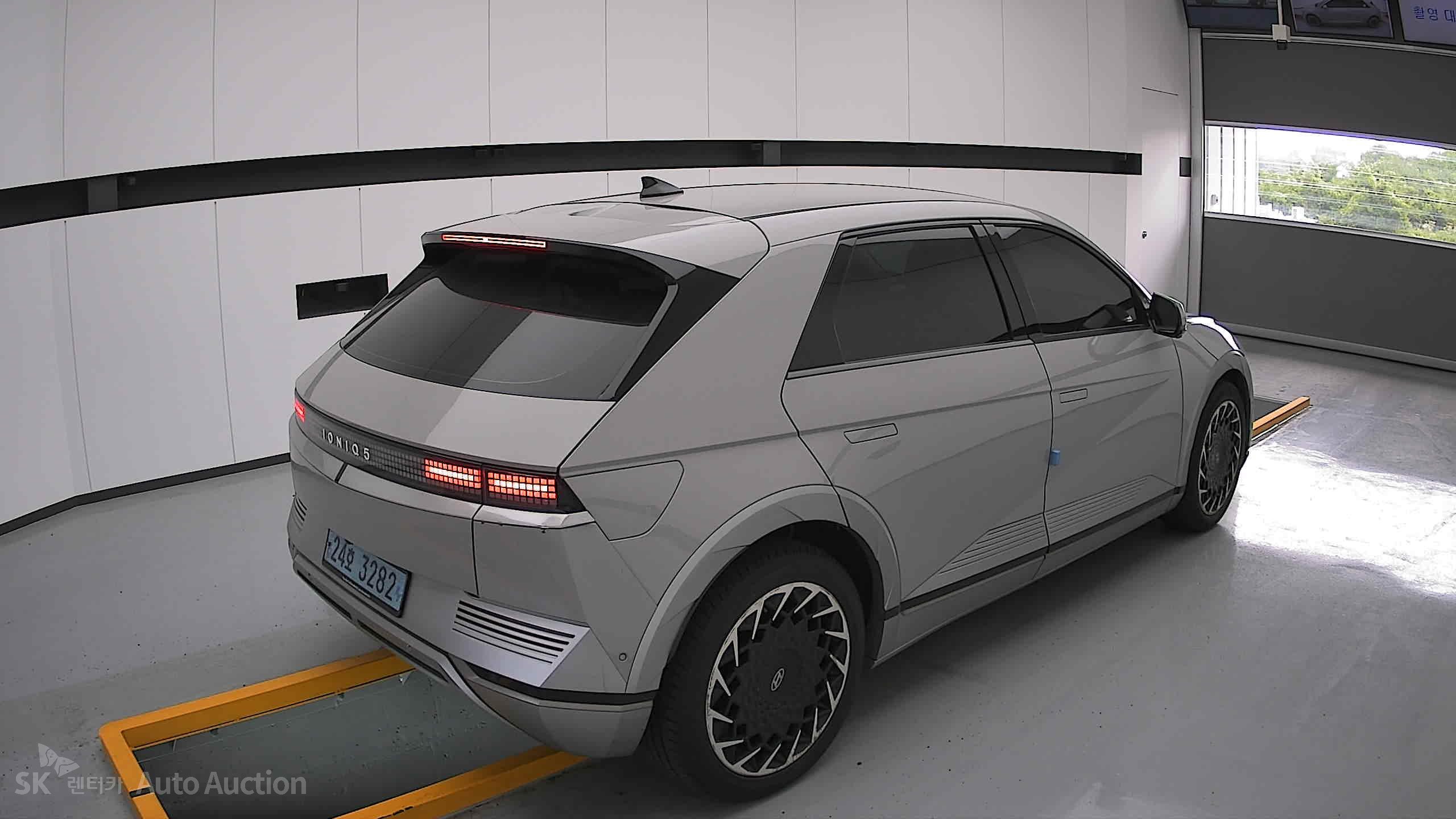 2022 - hyundai ioniq