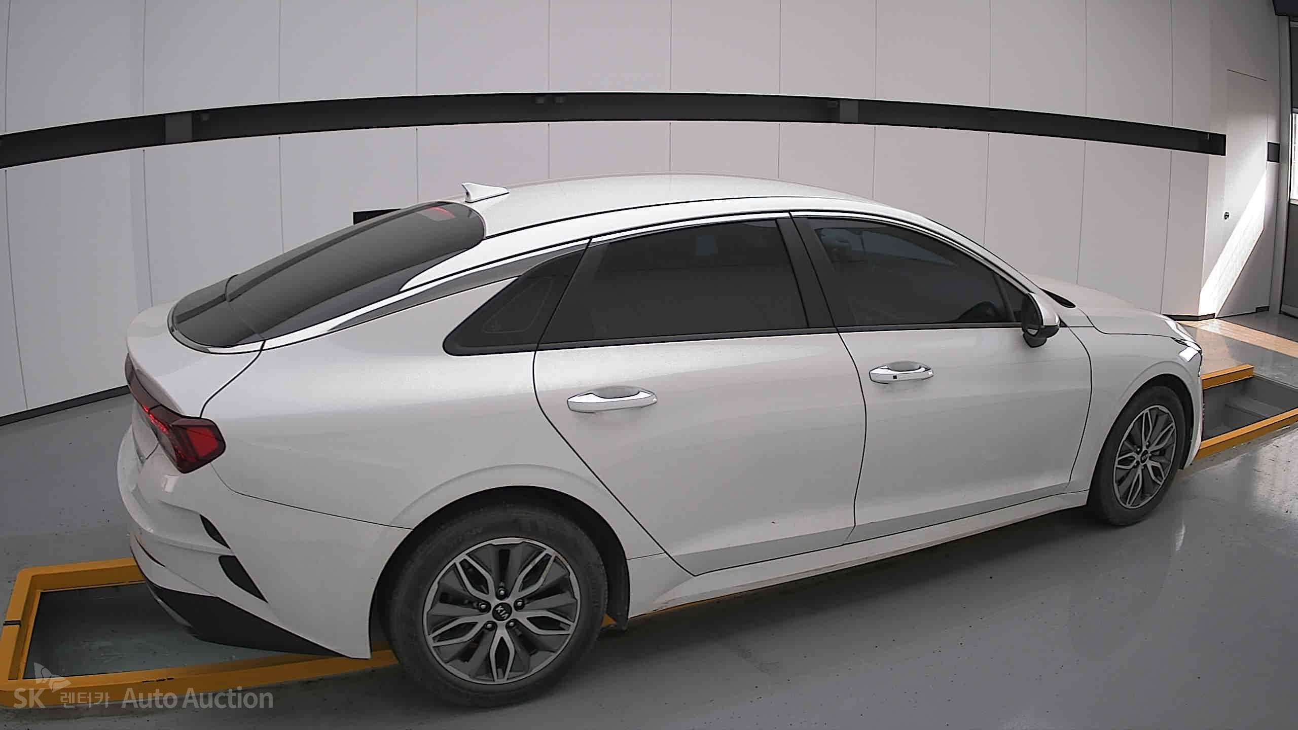 2021 - kia k5