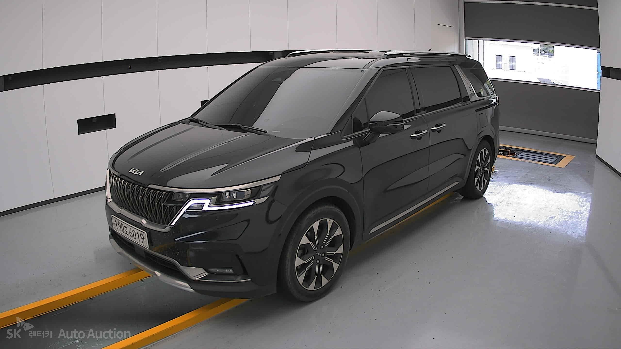 2023 - kia carnival