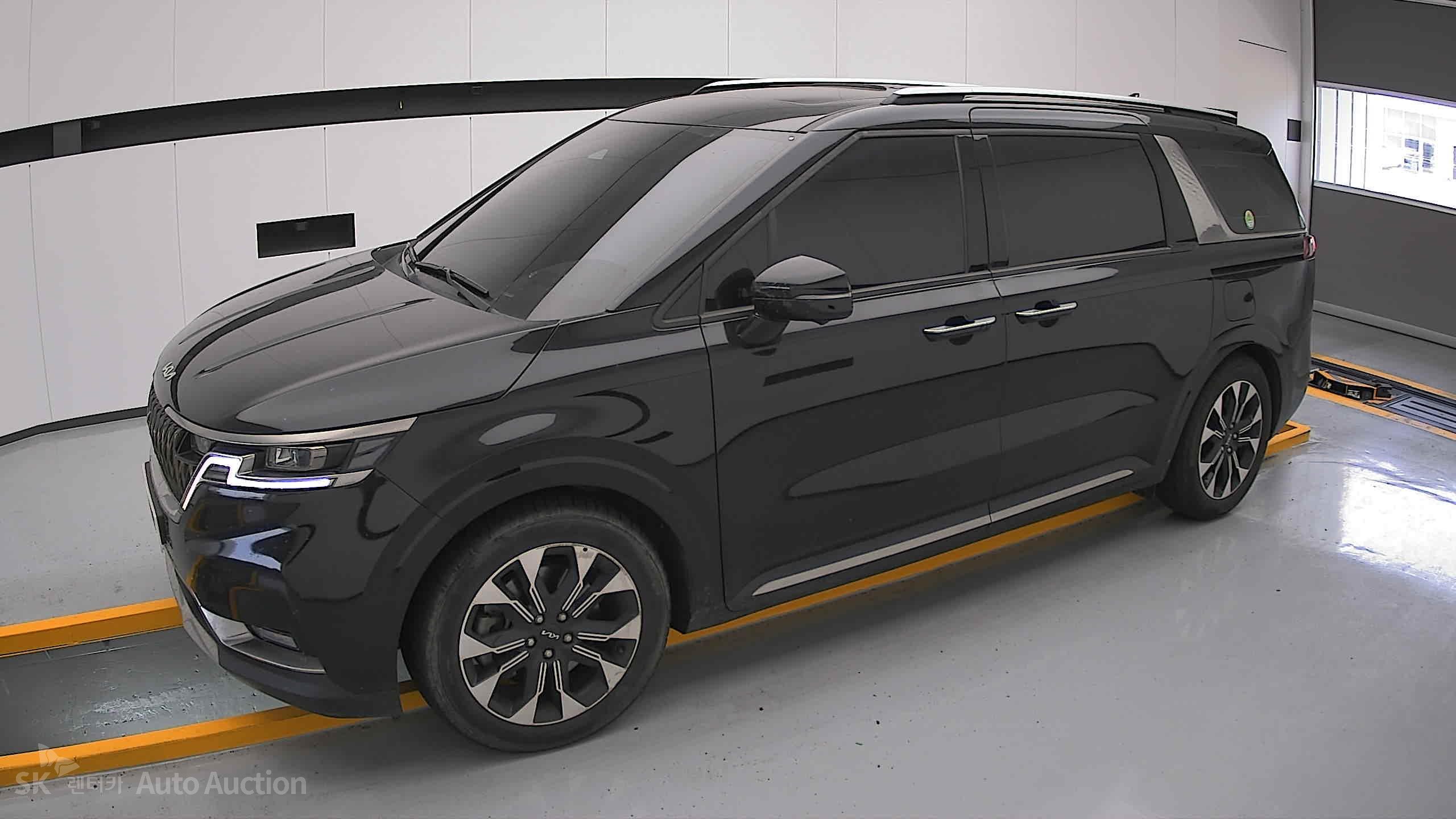 2023 - kia carnival