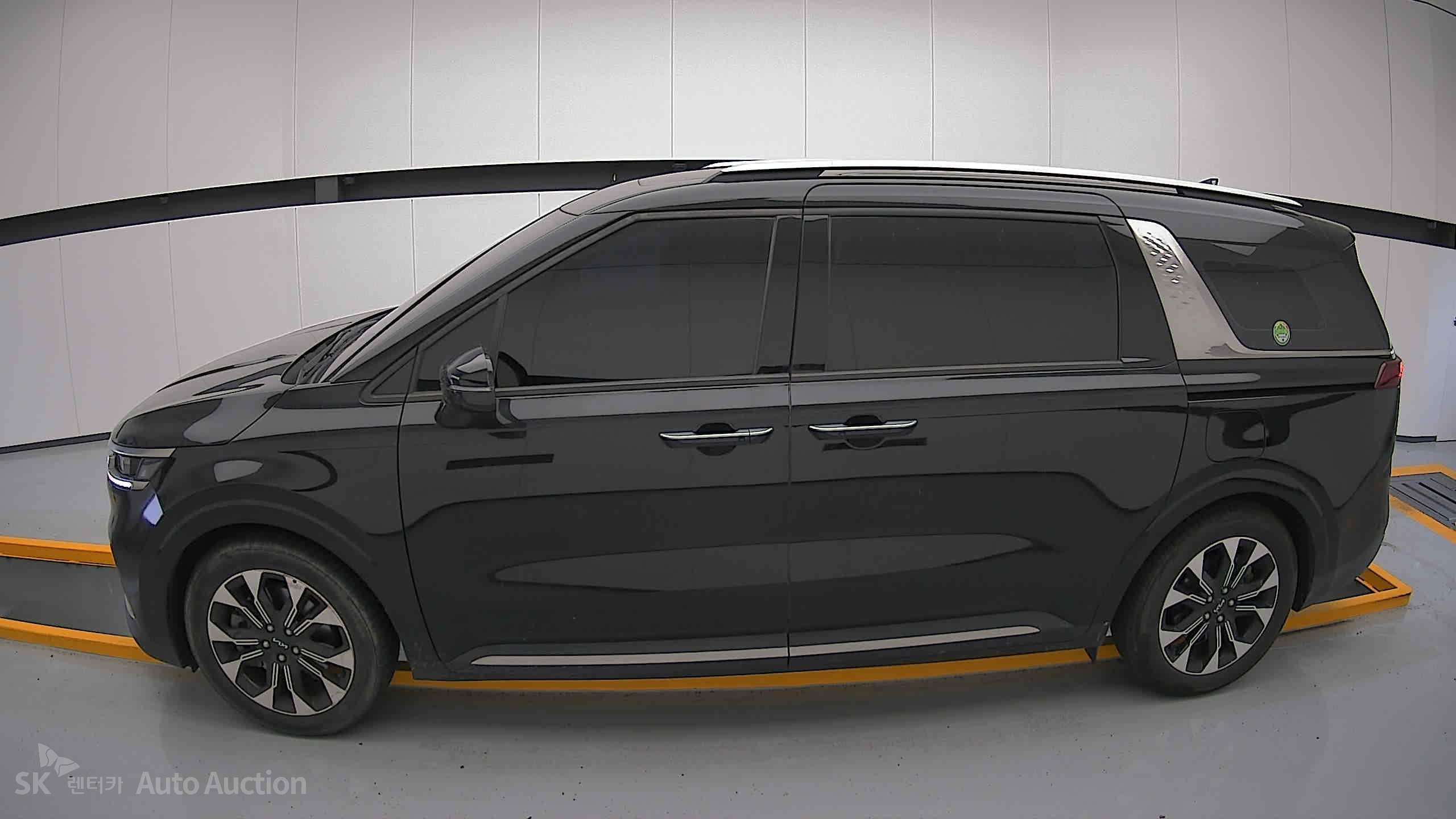 2023 - kia carnival