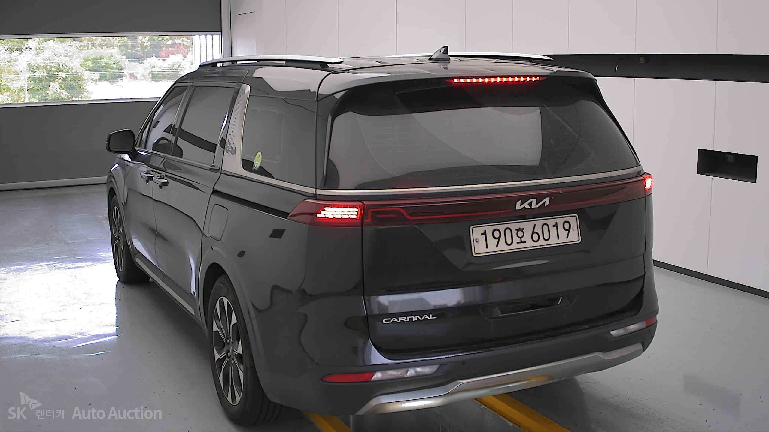 2023 - kia carnival