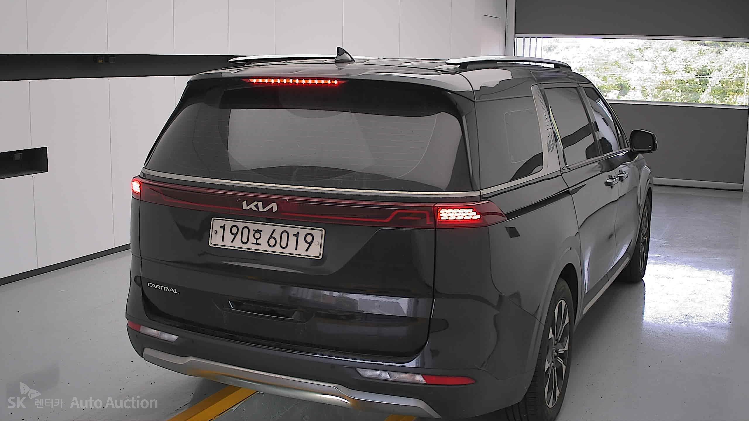 2023 - kia carnival