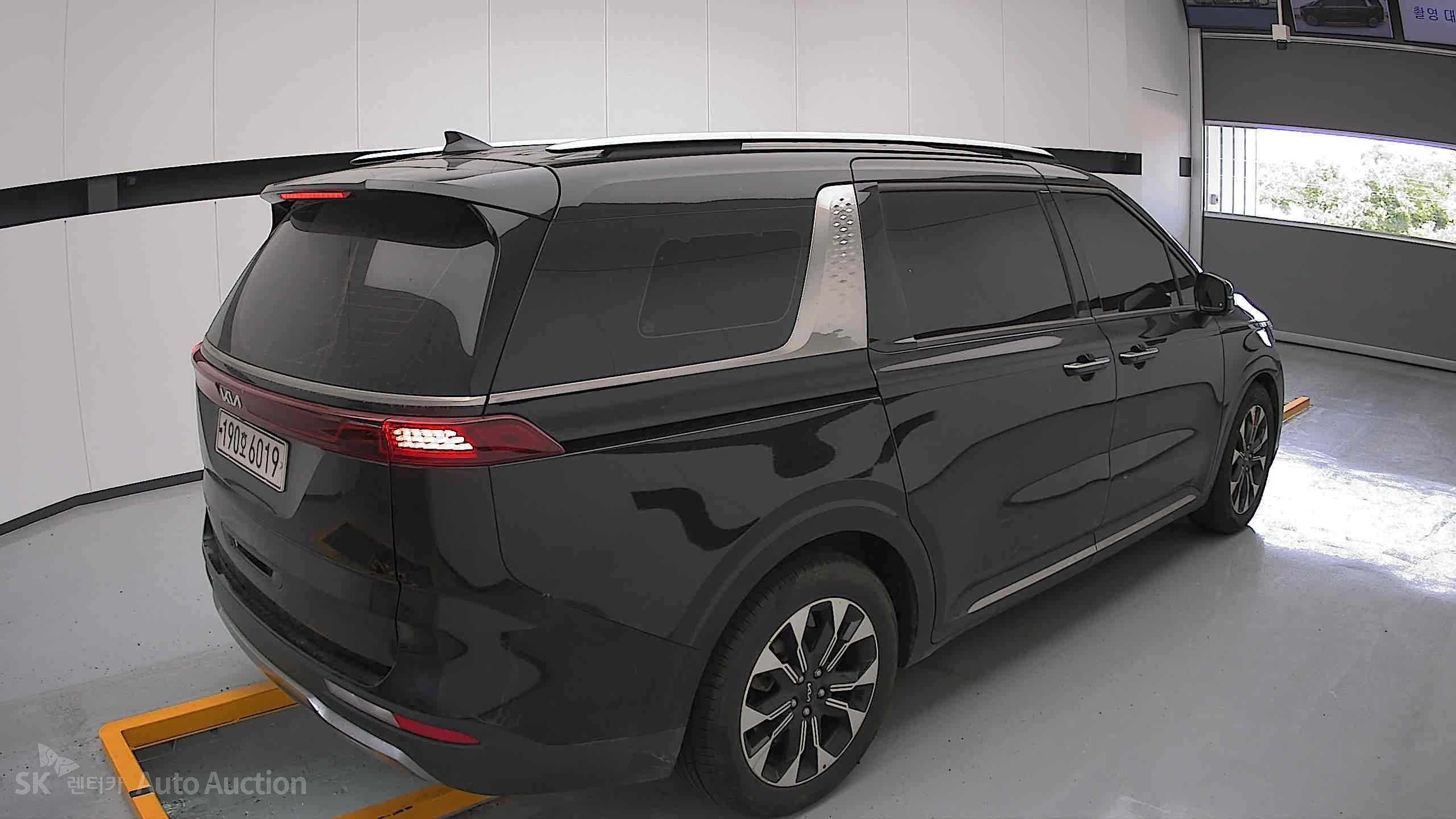 2023 - kia carnival