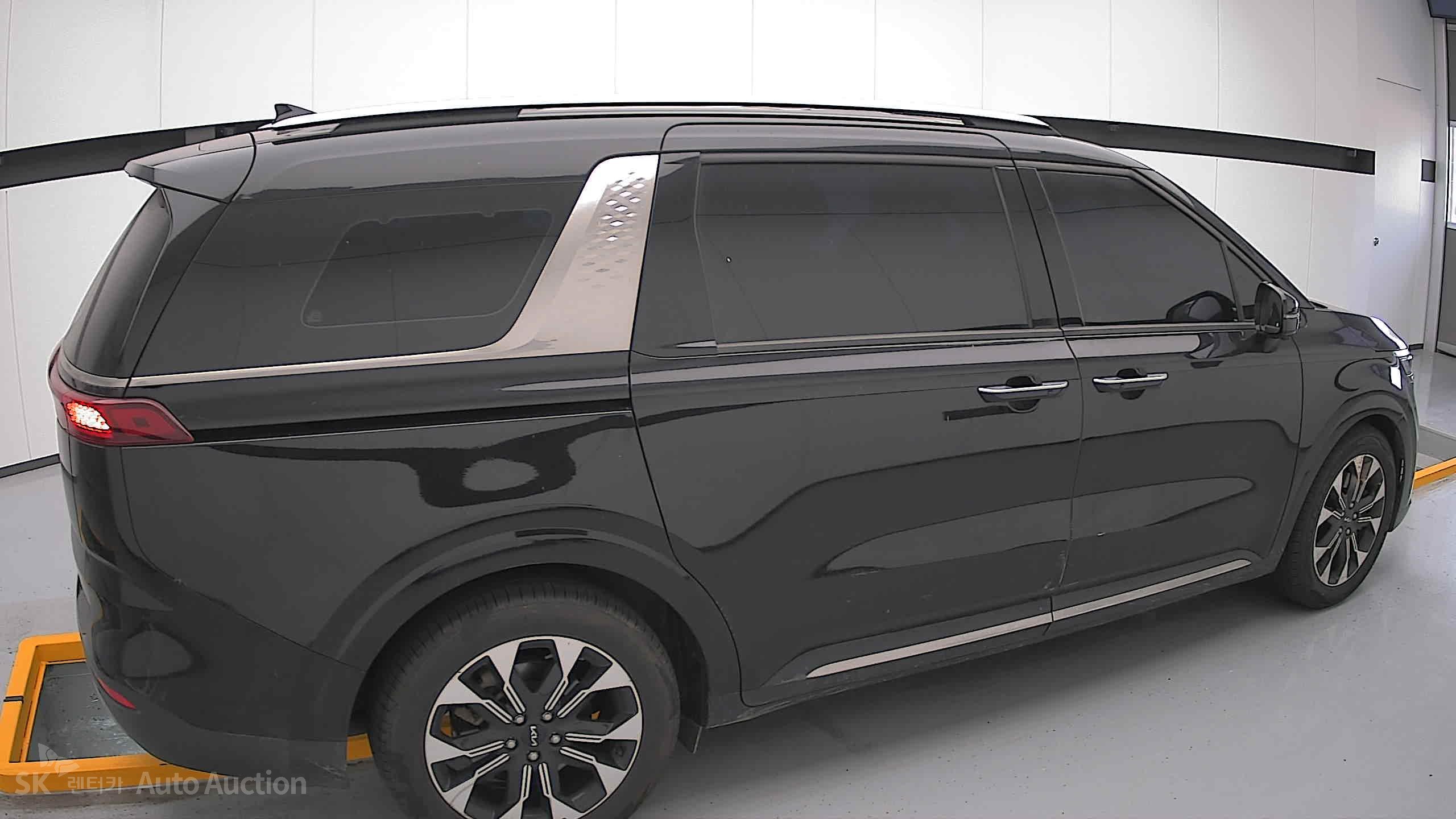 2023 - kia carnival