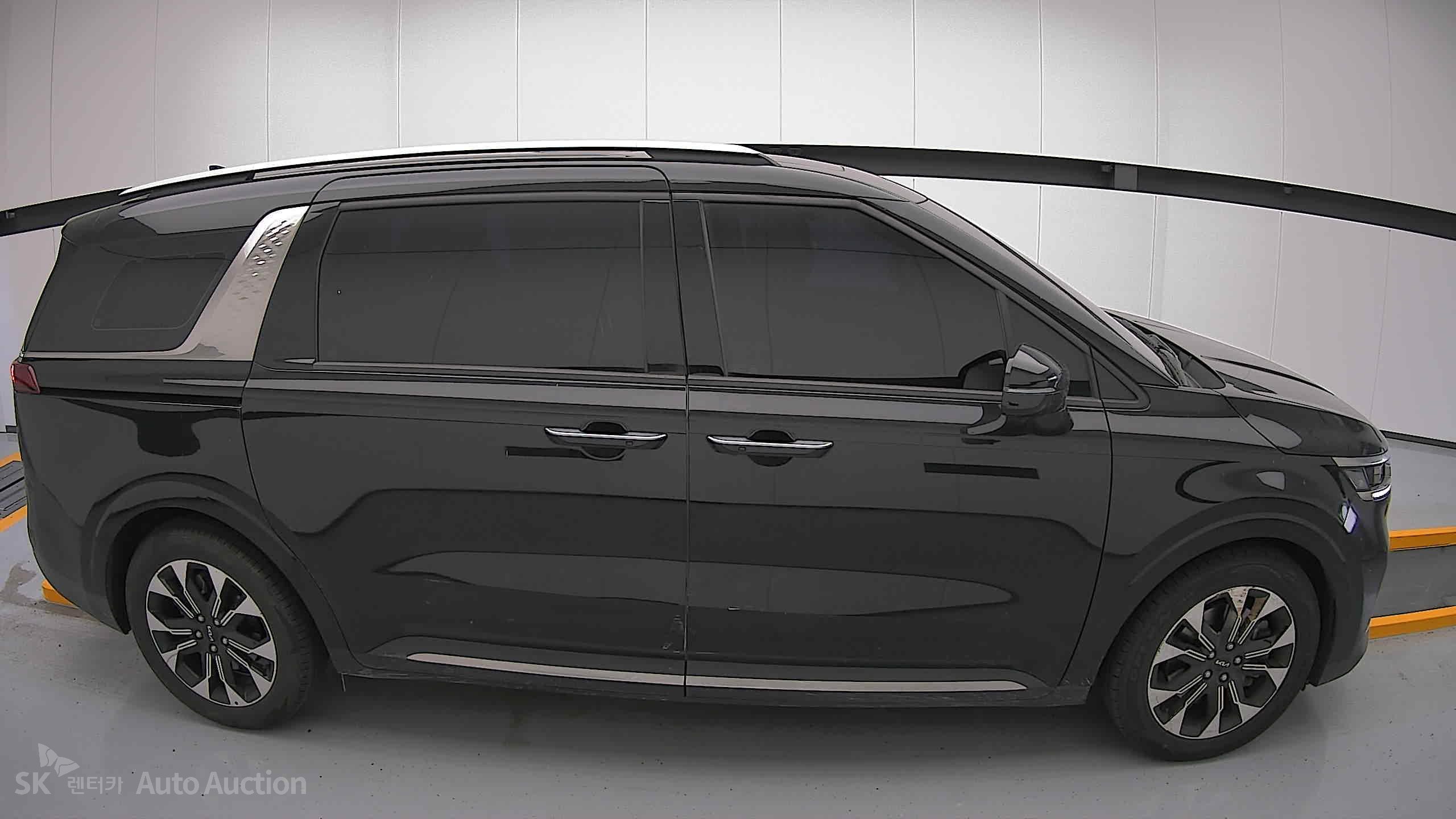 2023 - kia carnival
