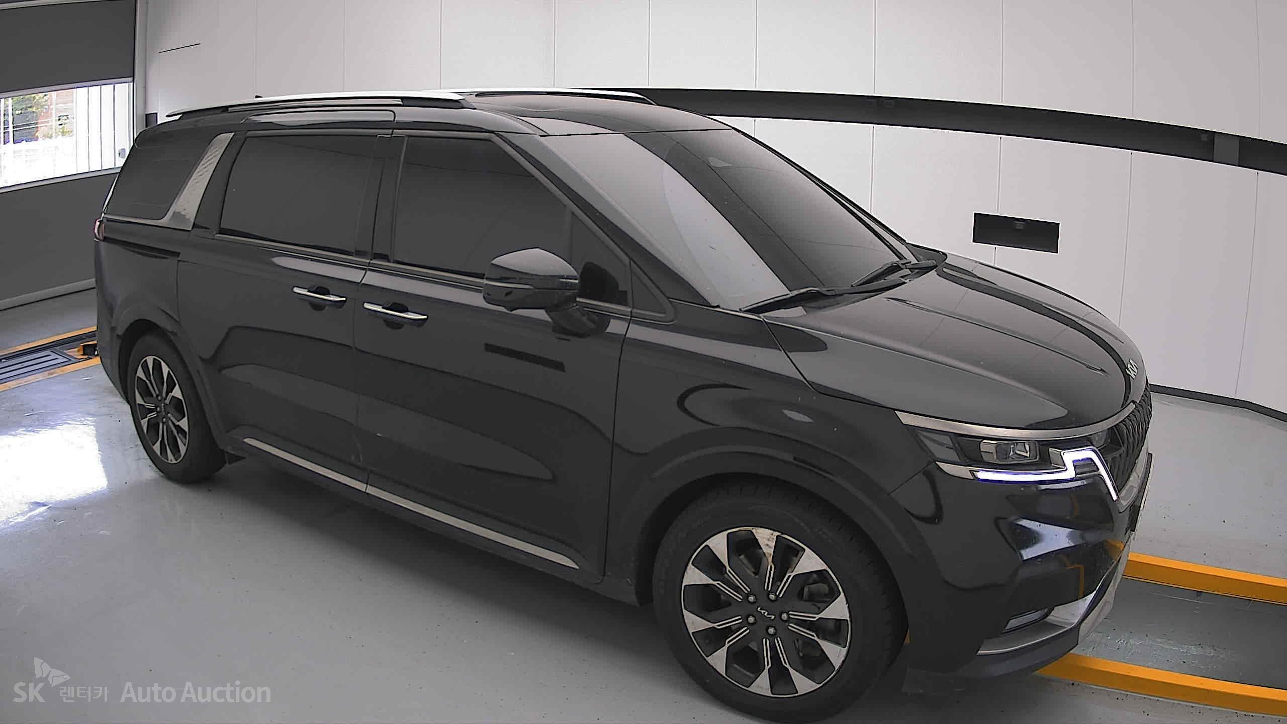 2023 - kia carnival