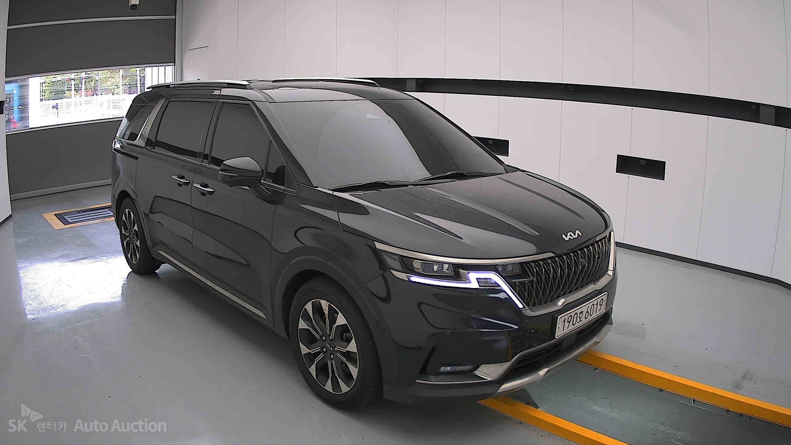 2023 - kia carnival