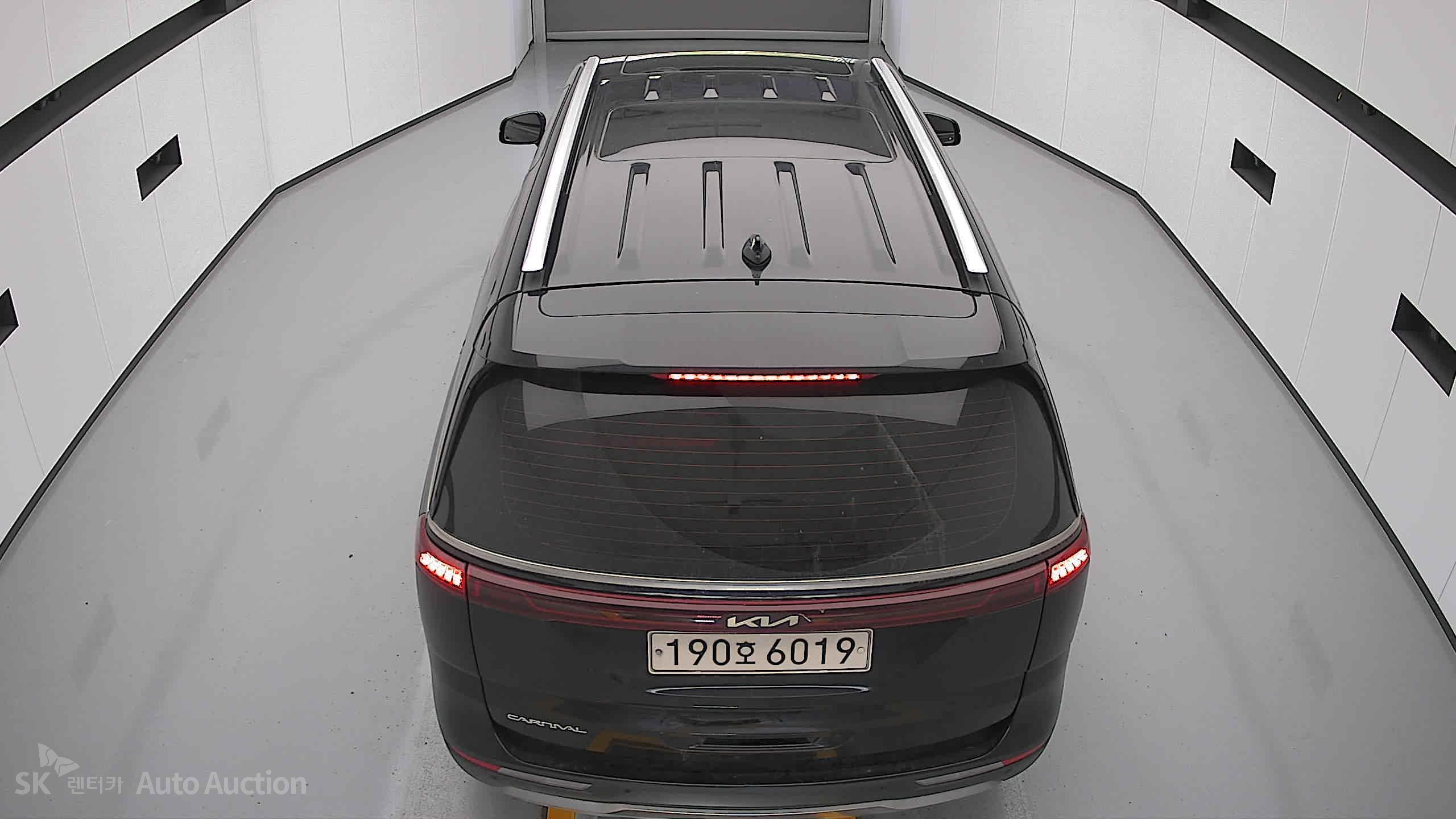 2023 - kia carnival