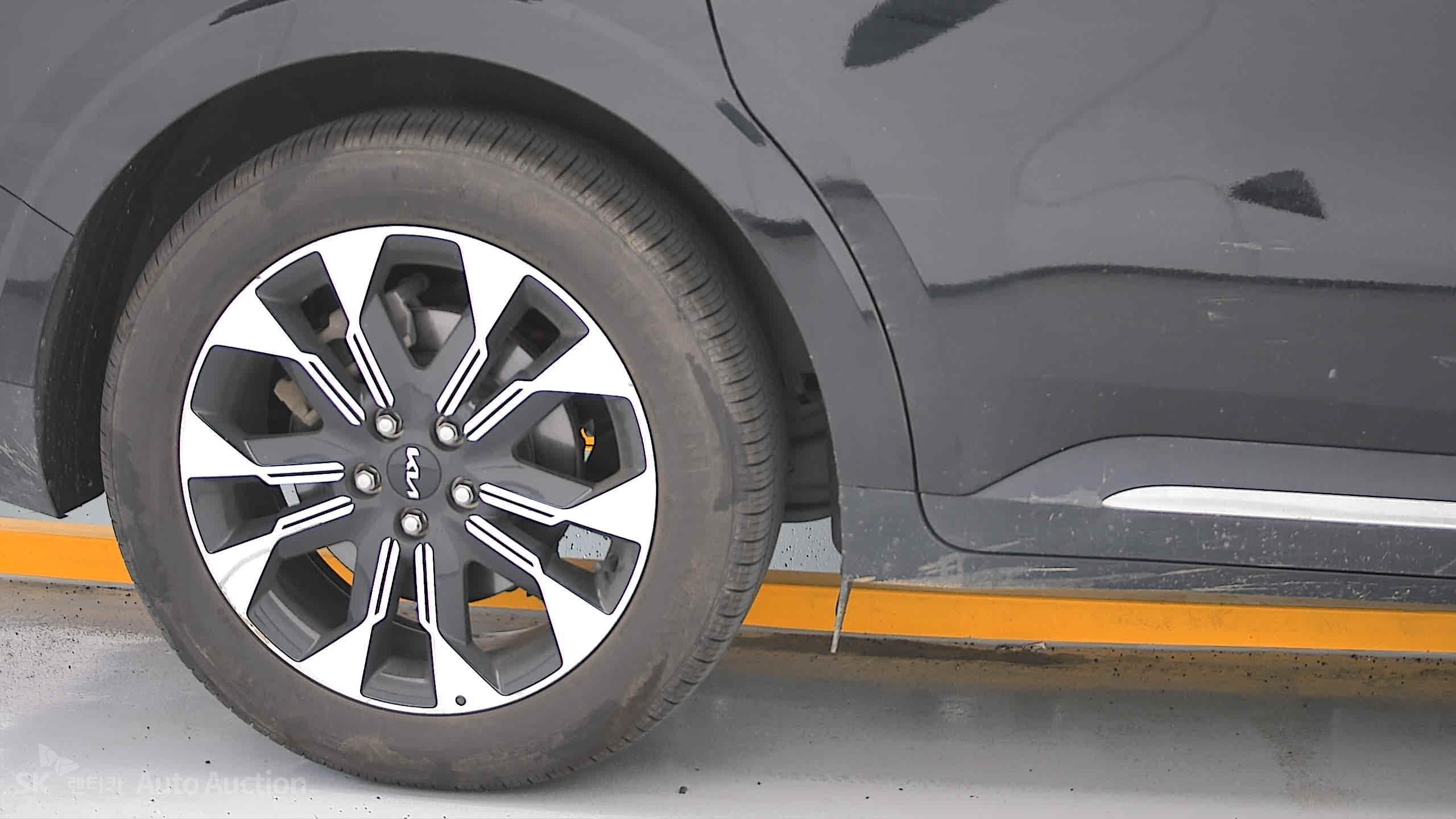 2023 - kia carnival