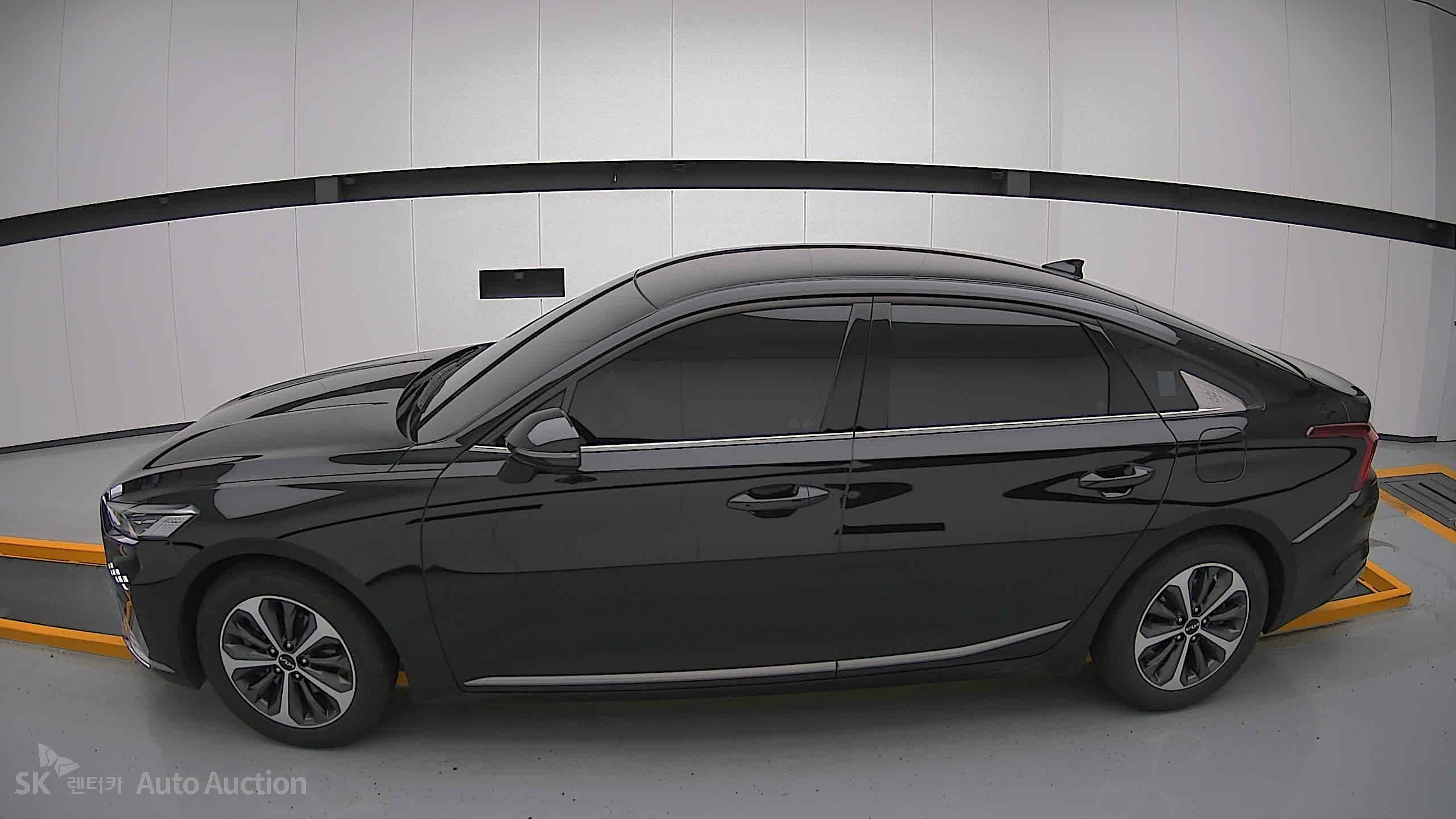 2022 - kia k8