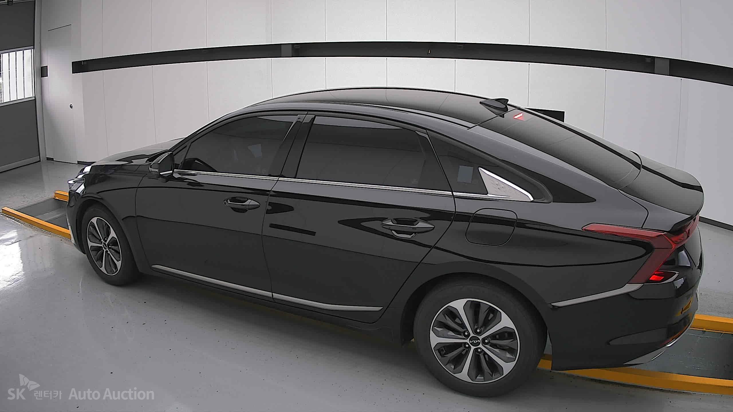 2022 - kia k8