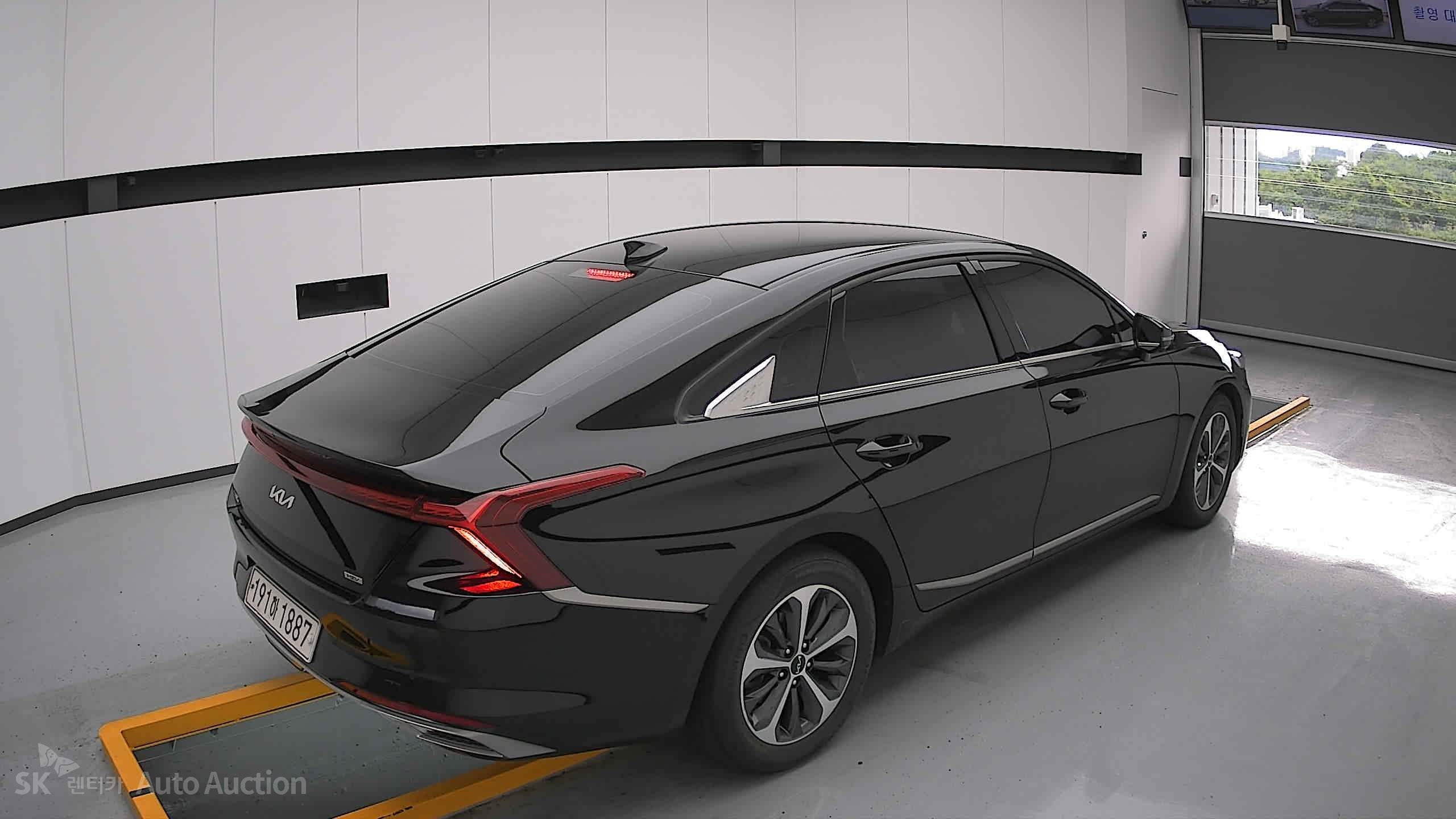 2022 - kia k8